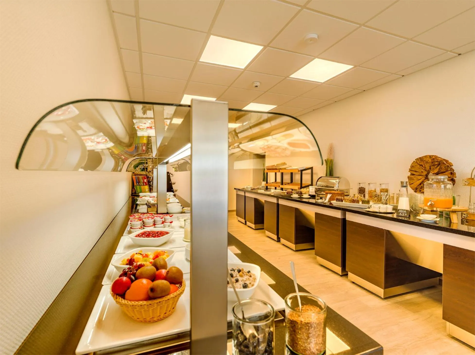 Breakfast in BeachSide