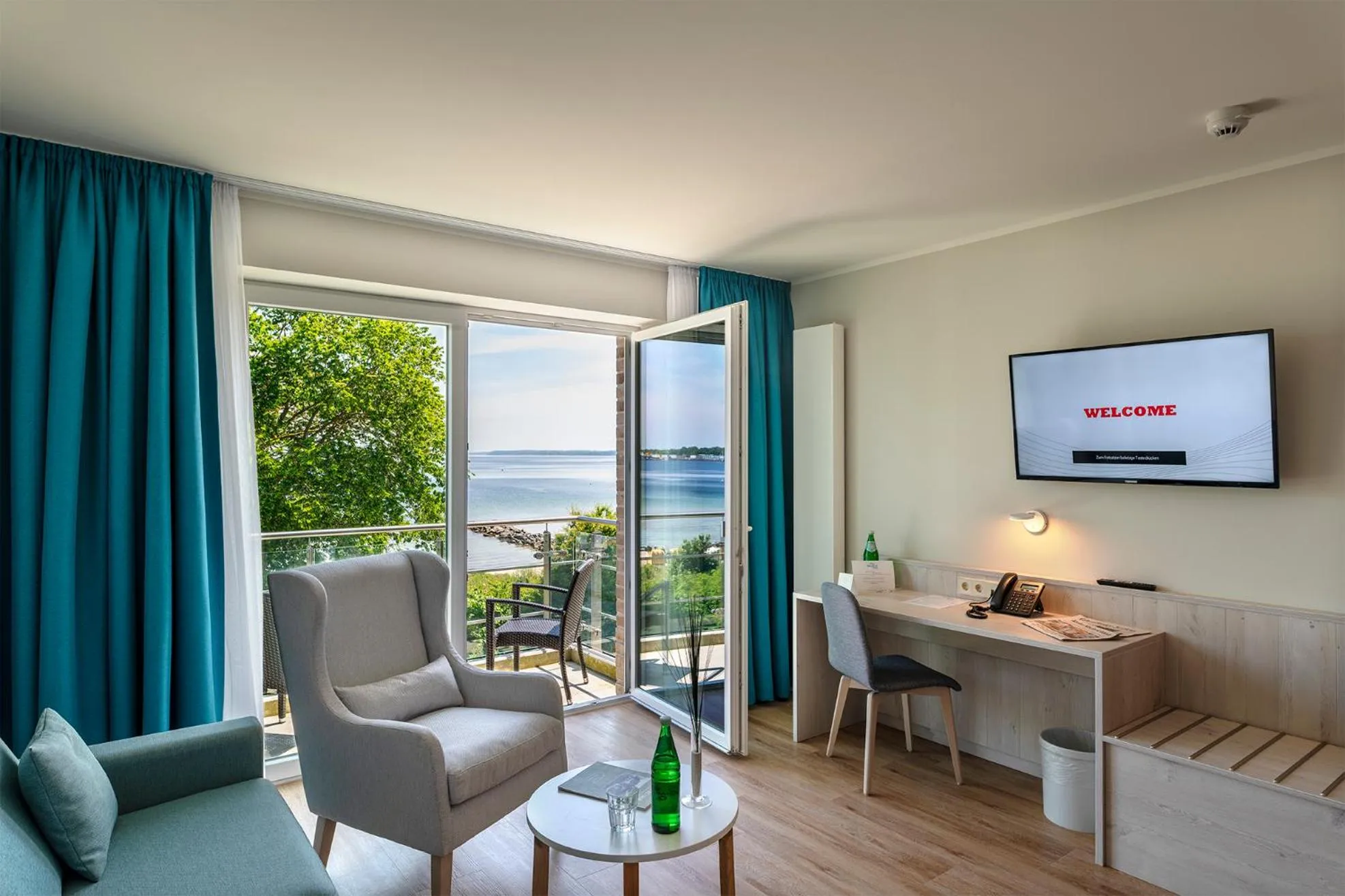 Photo of the whole room in BeachSide