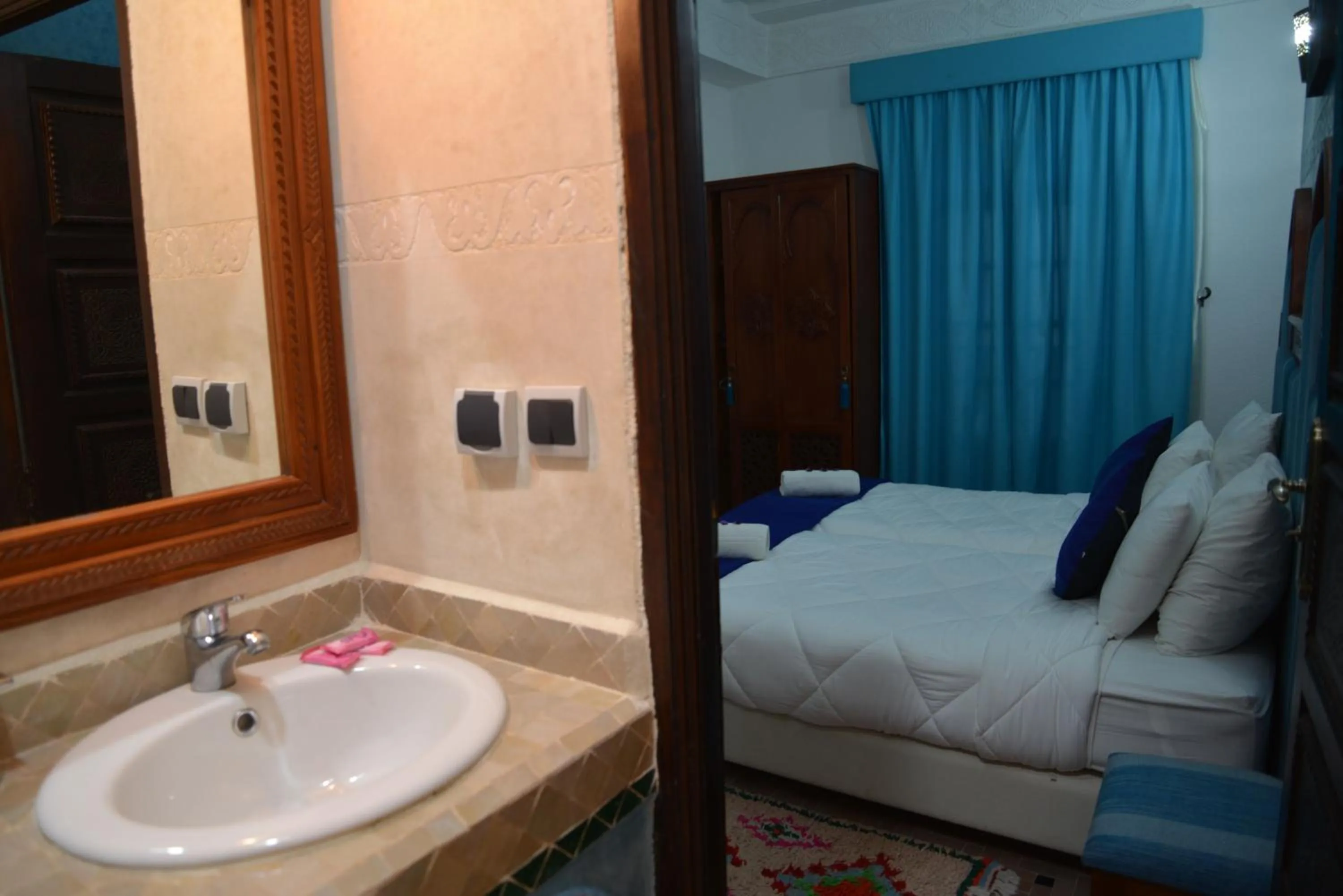 Bathroom, Bed in Riad Nakhla