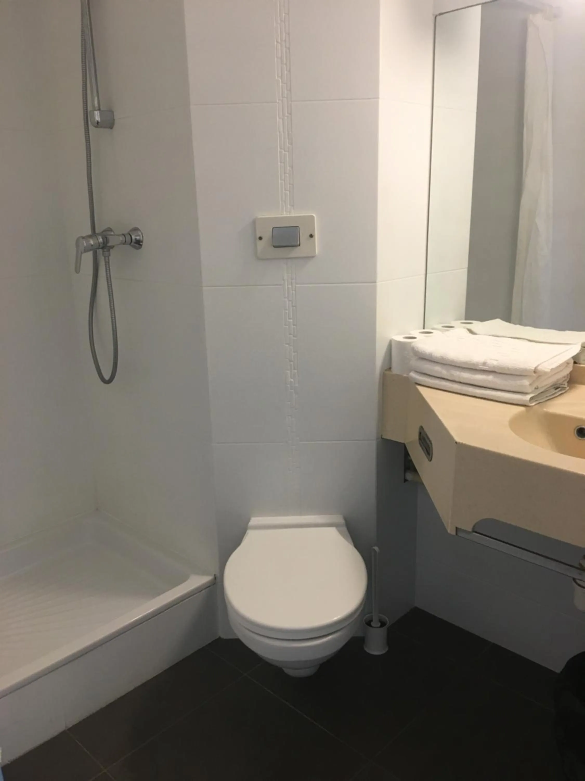 Bathroom in Hôtel Motelia