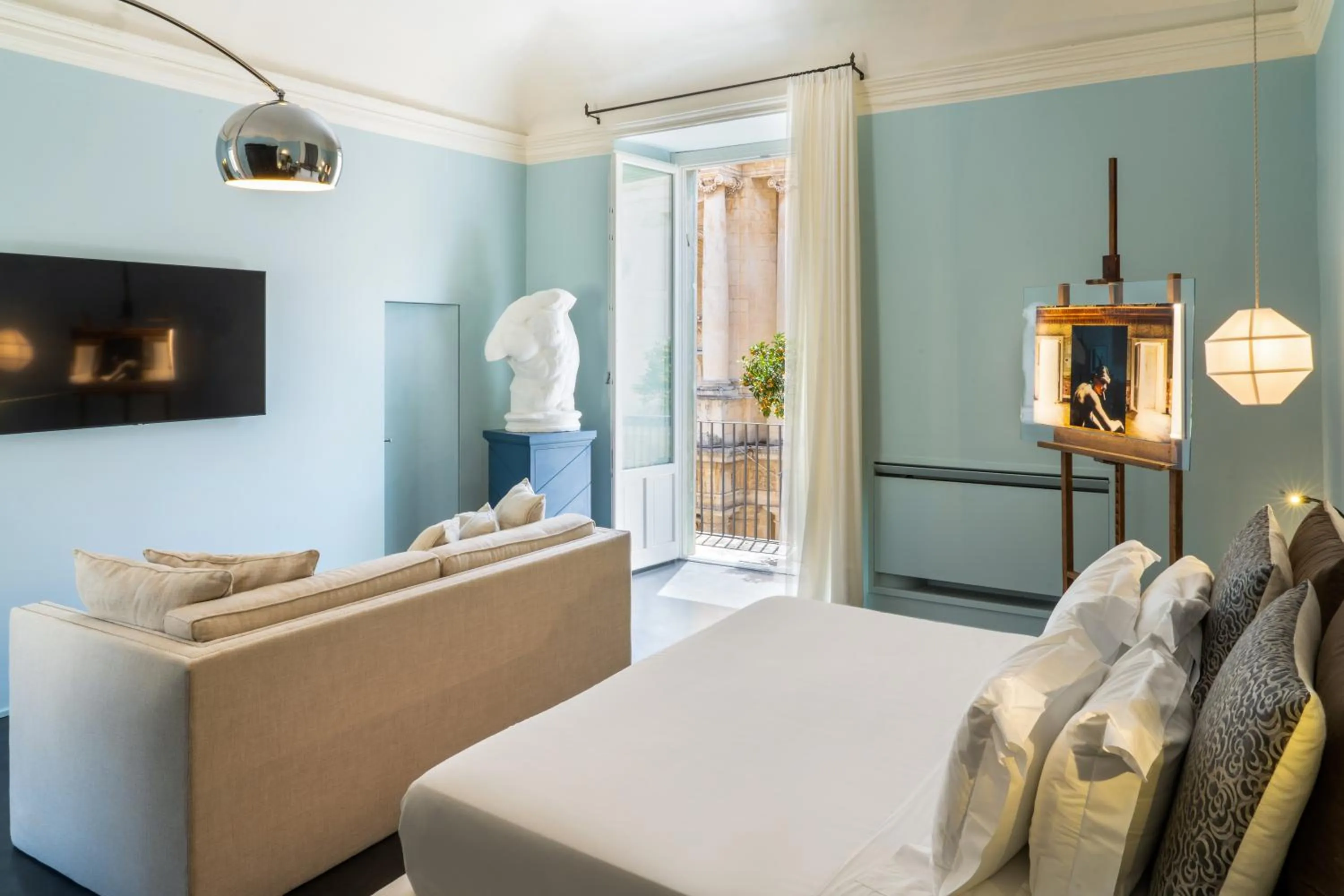 Bedroom, Bed in Q92 Noto