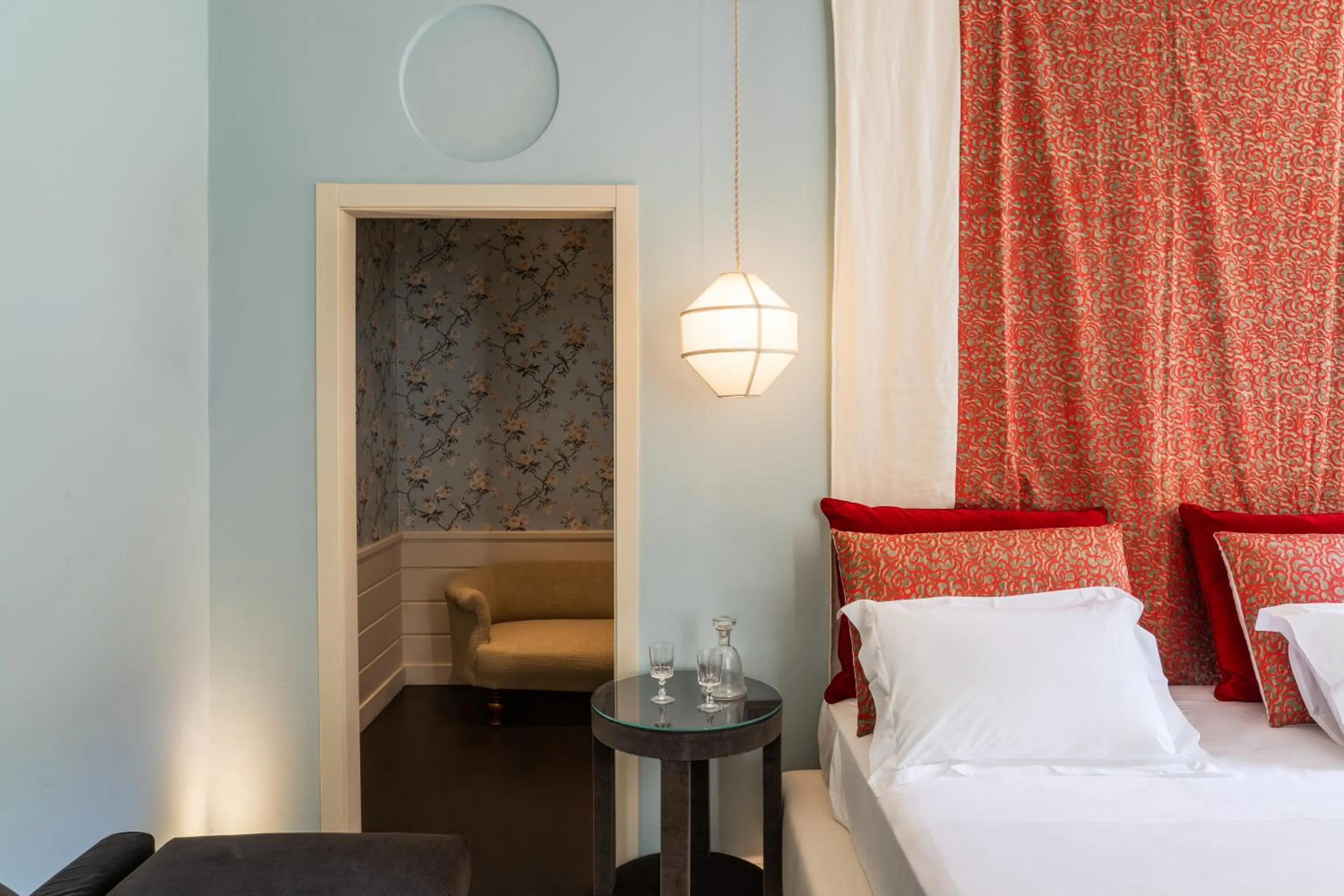 Bedroom, Bed in Q92 Noto