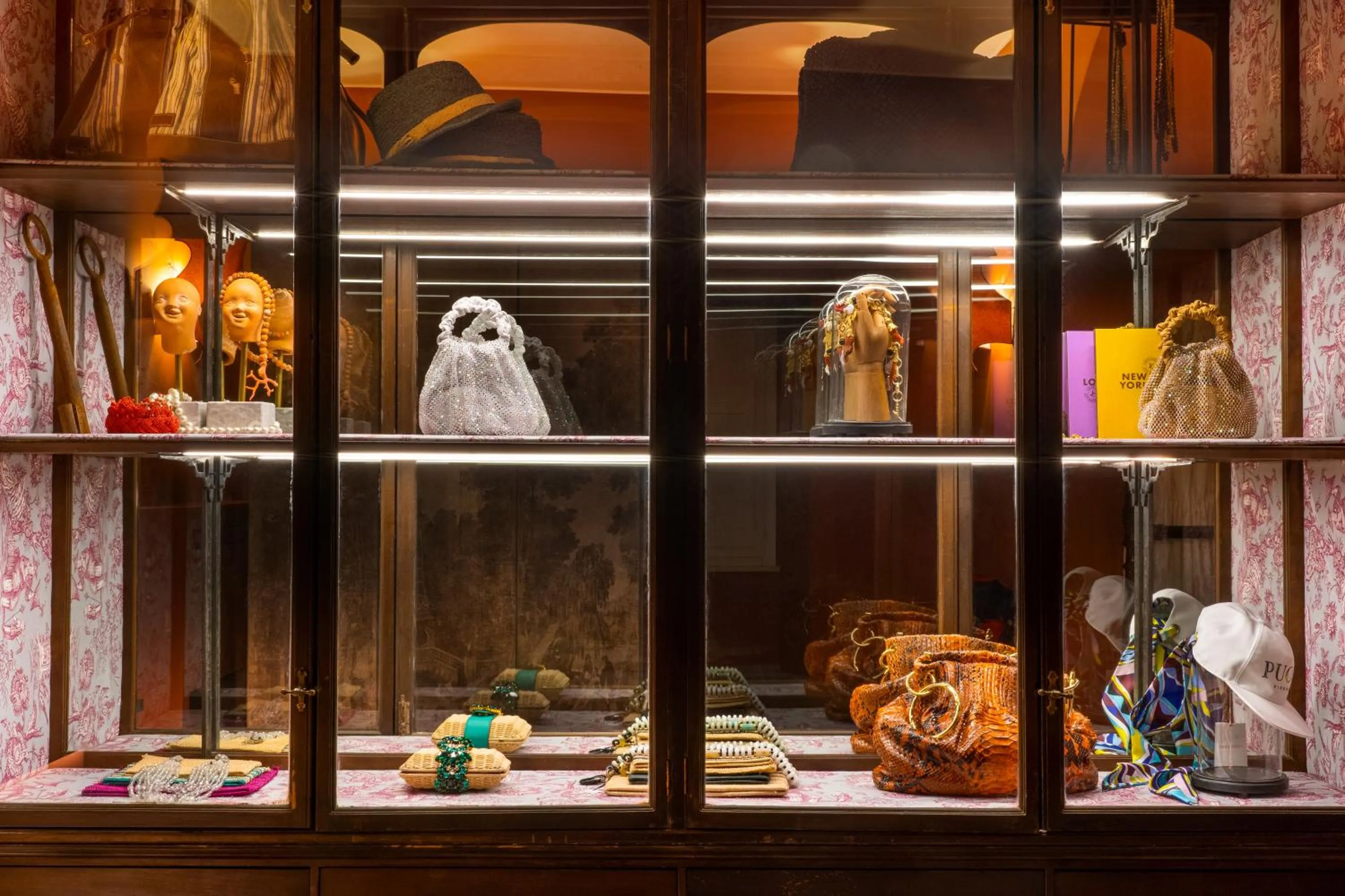 Lobby or reception in Q92 Noto