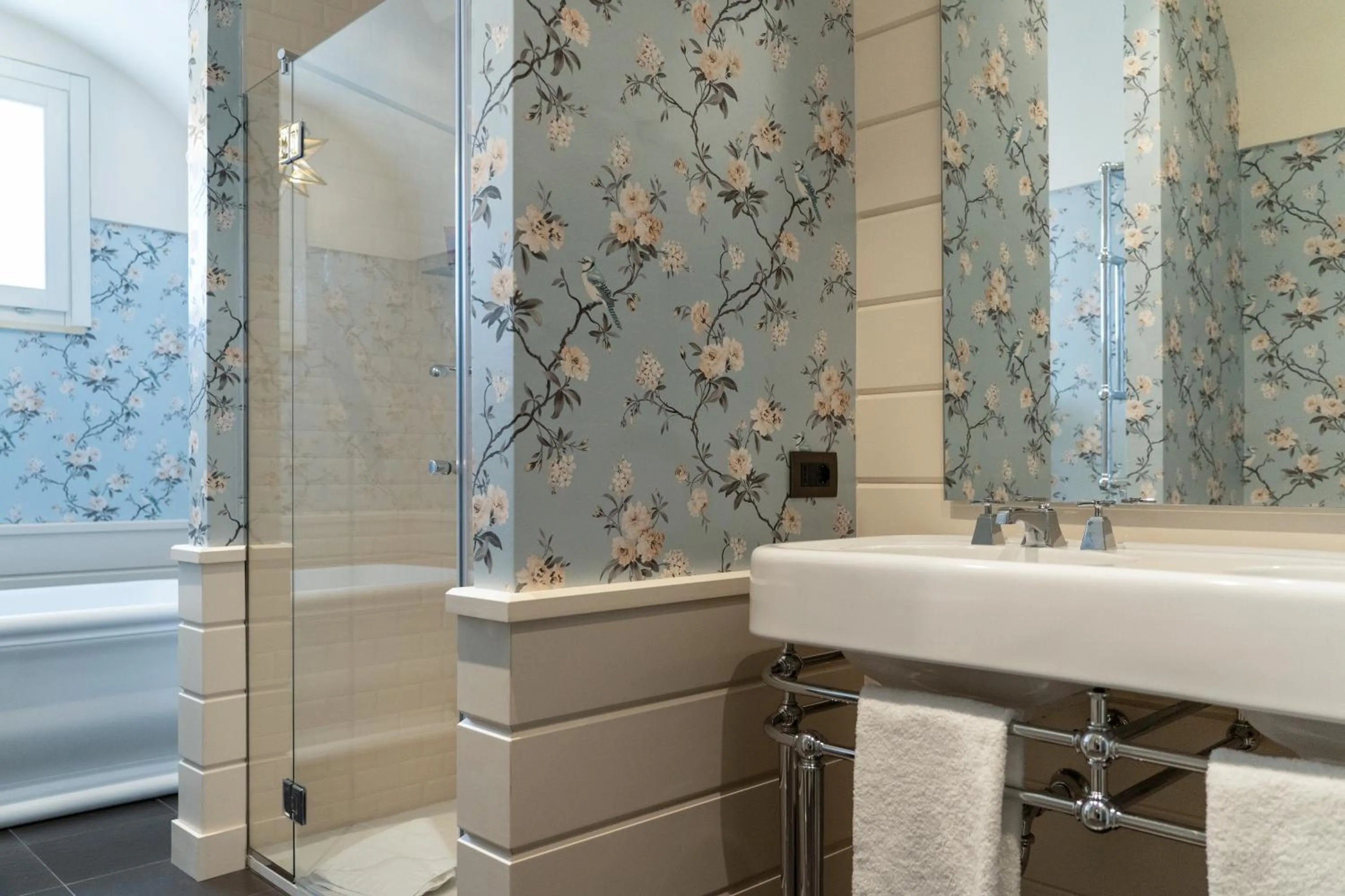 Bathroom in Q92 Noto