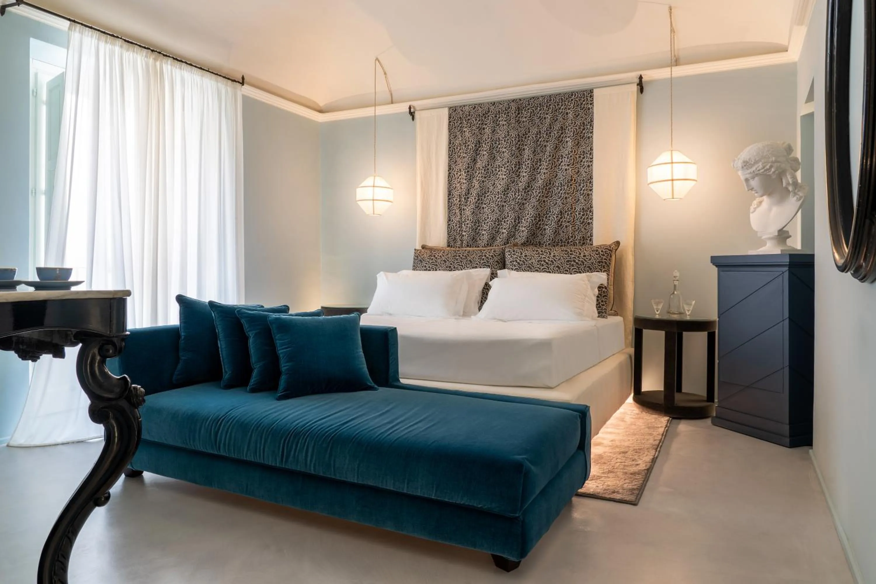 Bedroom, Bed in Q92 Noto