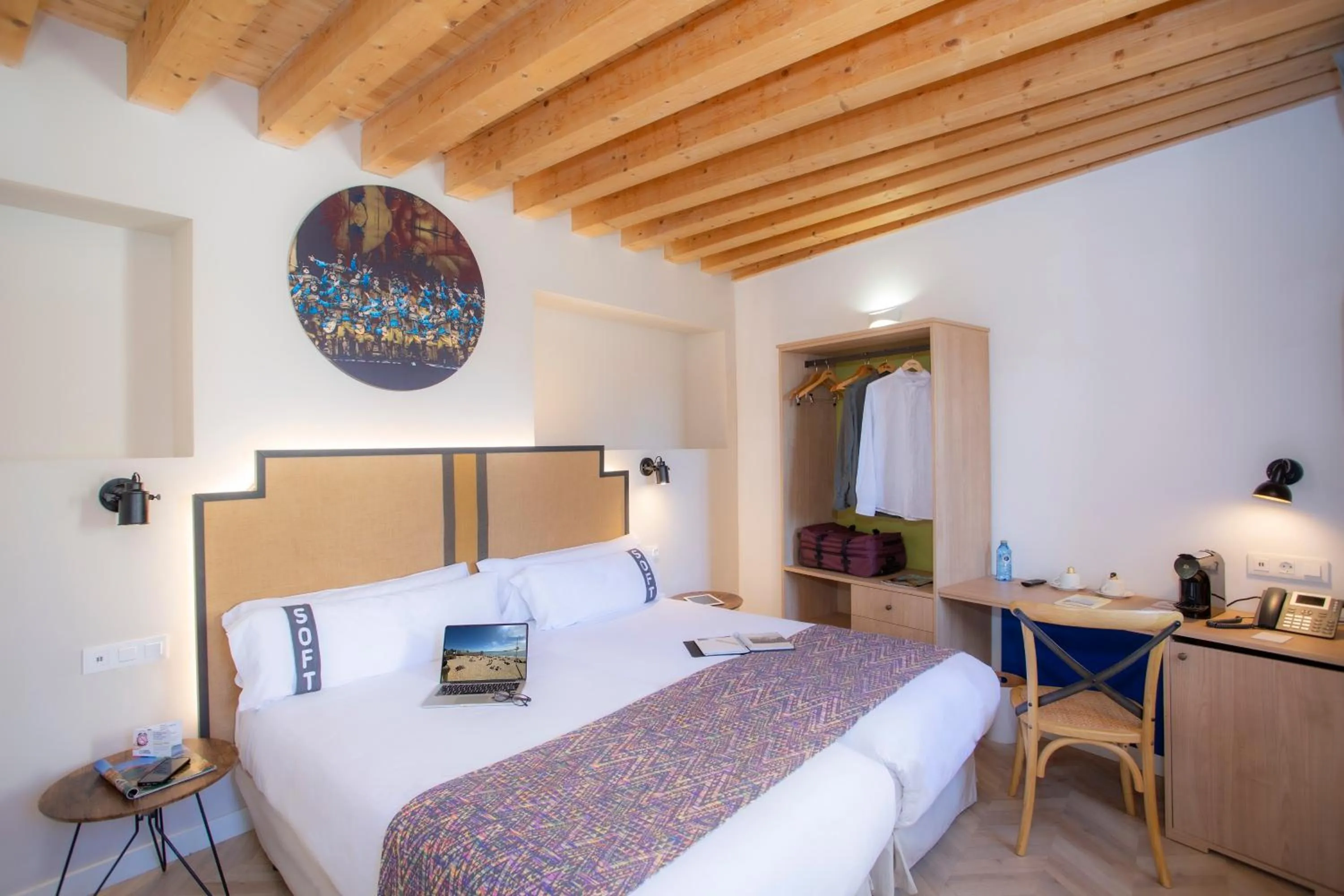 Bedroom, Bed in Casual con Duende Cadiz