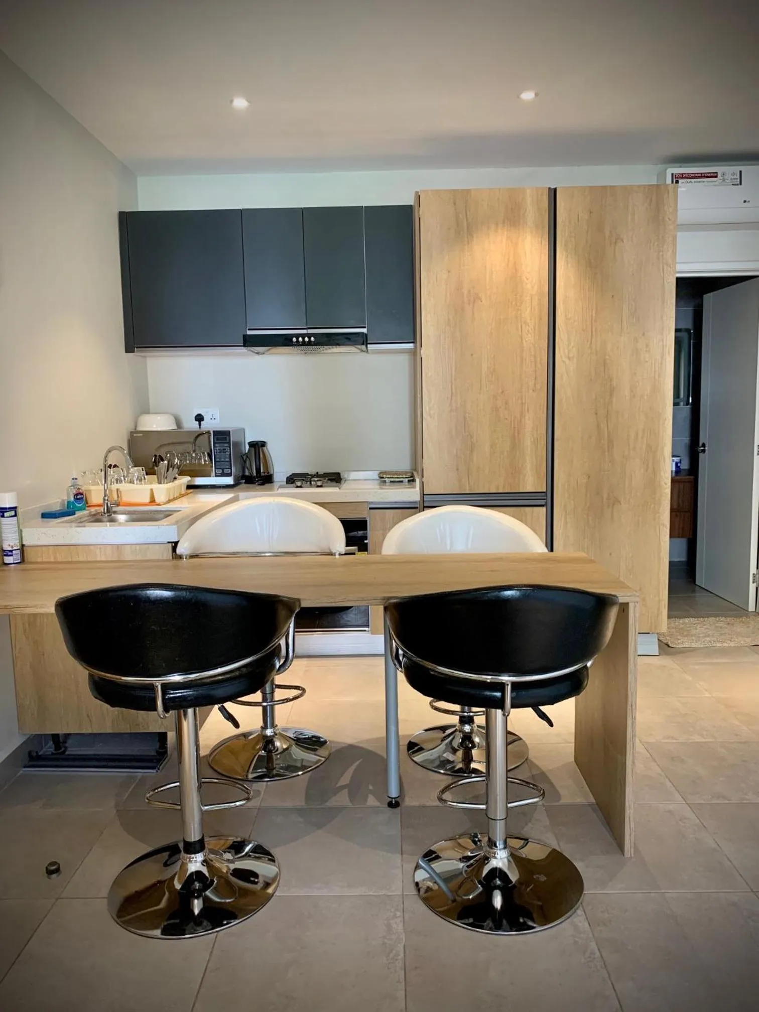 Kitchen or kitchenette in Forest View Apartments