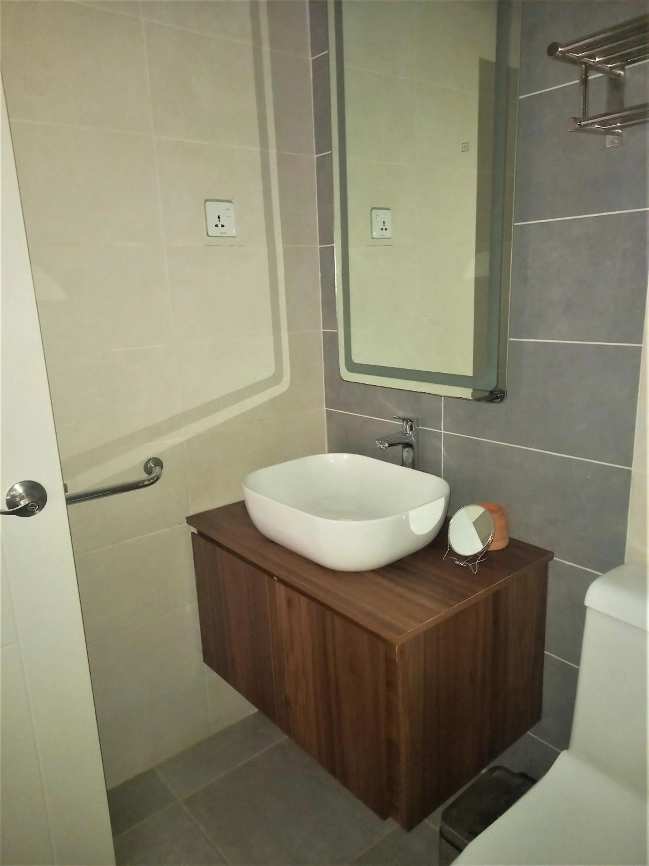 Bathroom in Forest View Apartments