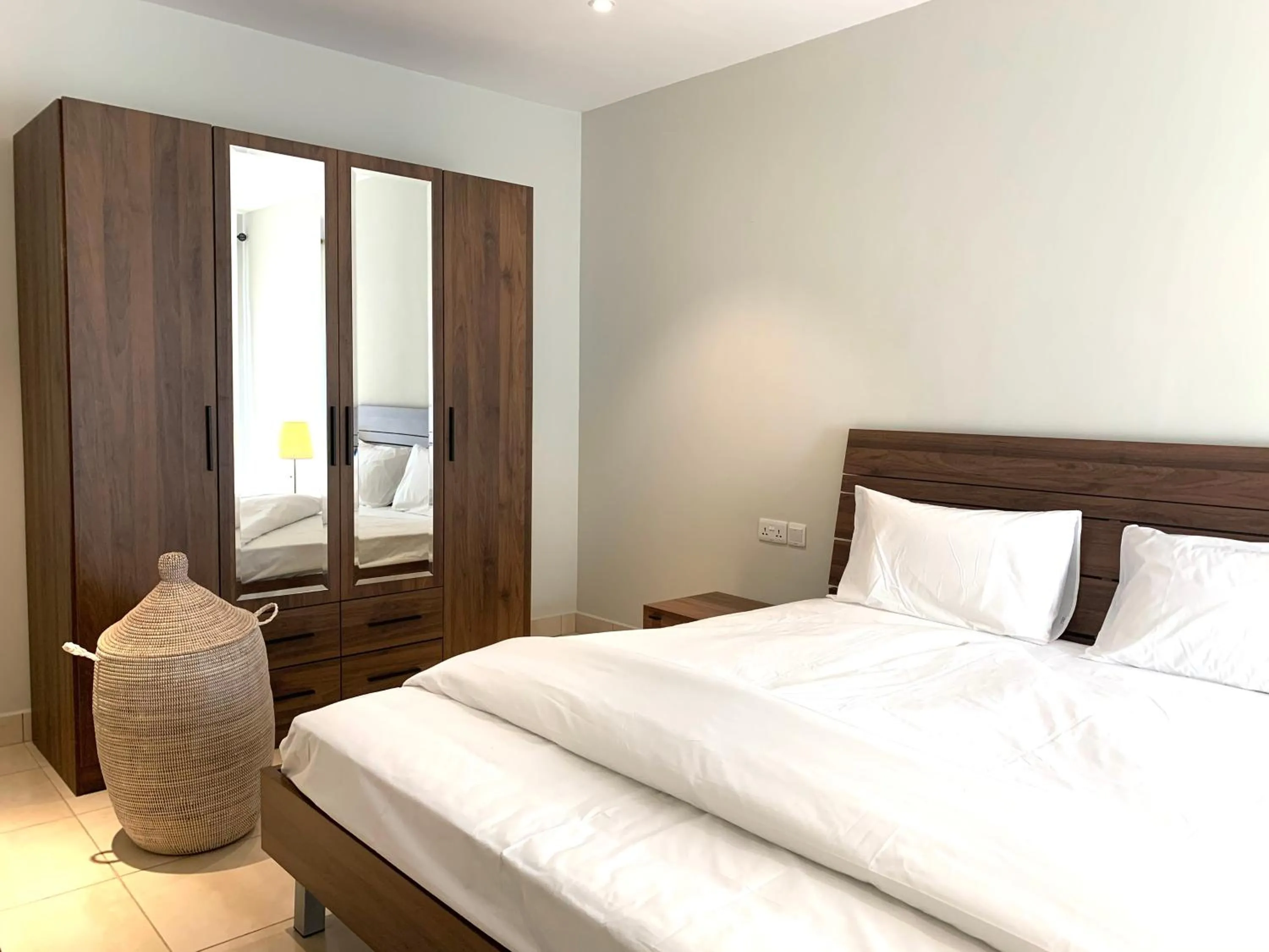 Bedroom, Bed in Forest View Apartments