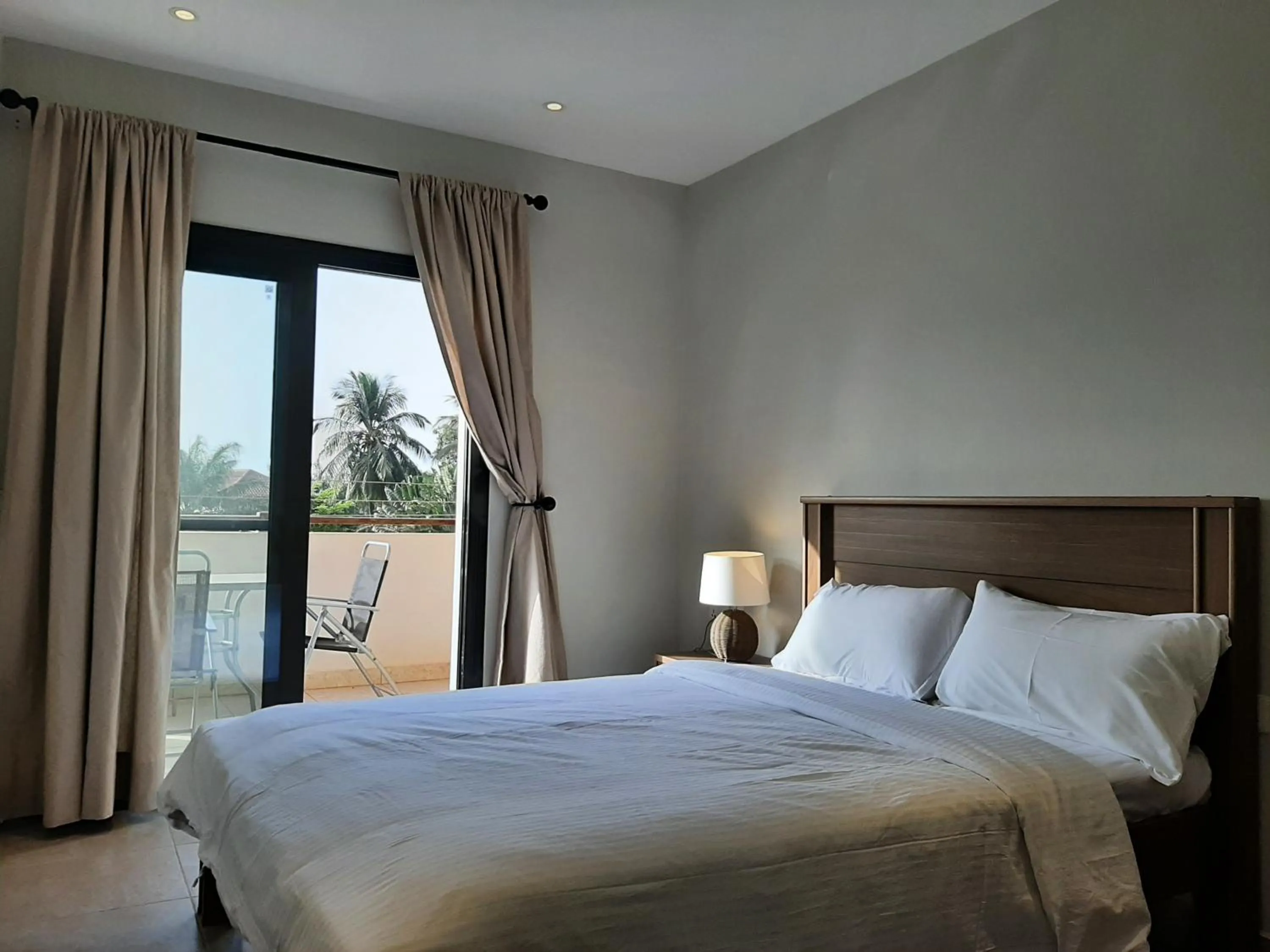 Balcony/Terrace, Bed in Forest View Apartments