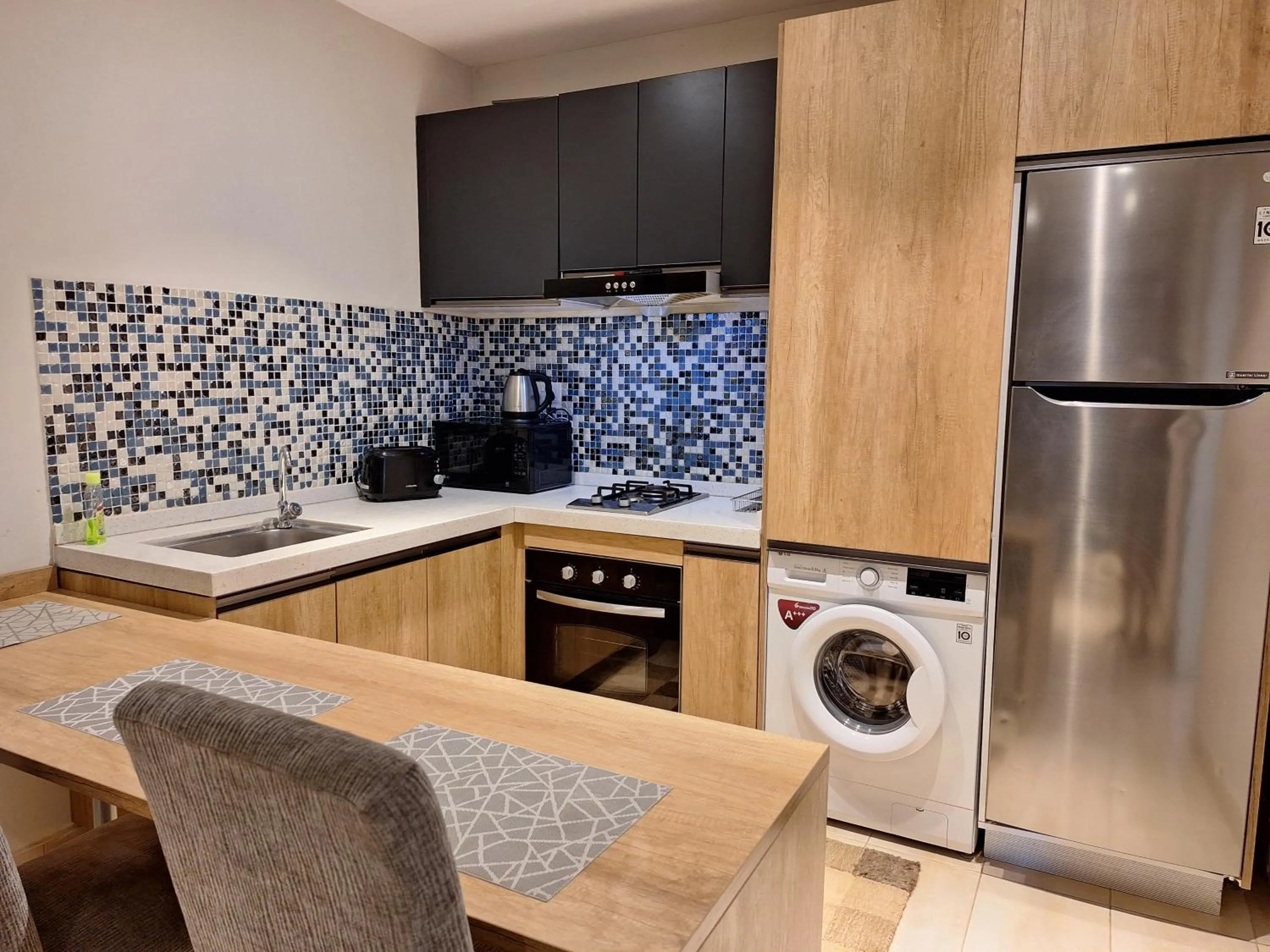 Kitchen or kitchenette in Forest View Apartments