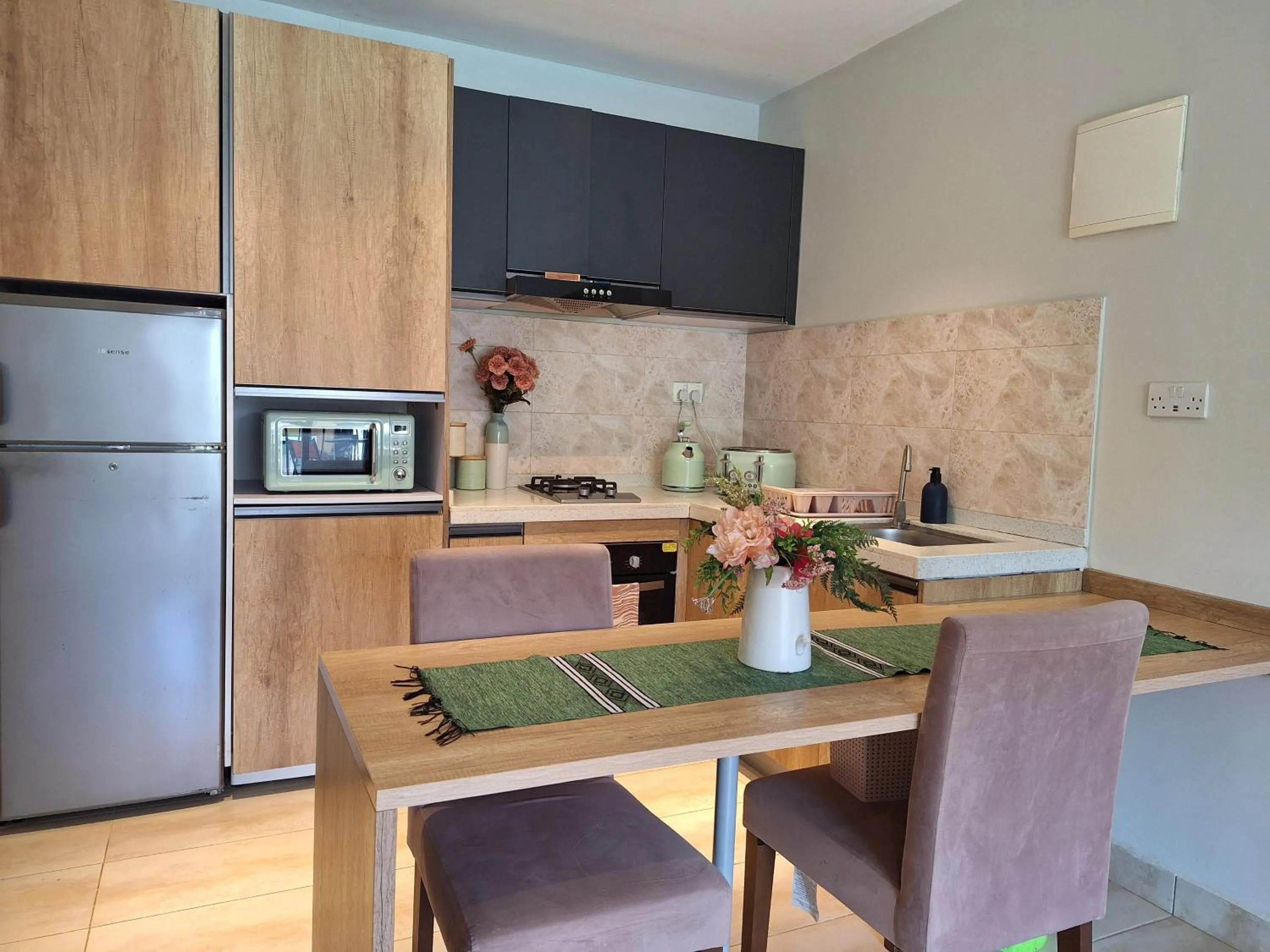 Kitchen or kitchenette in Forest View Apartments