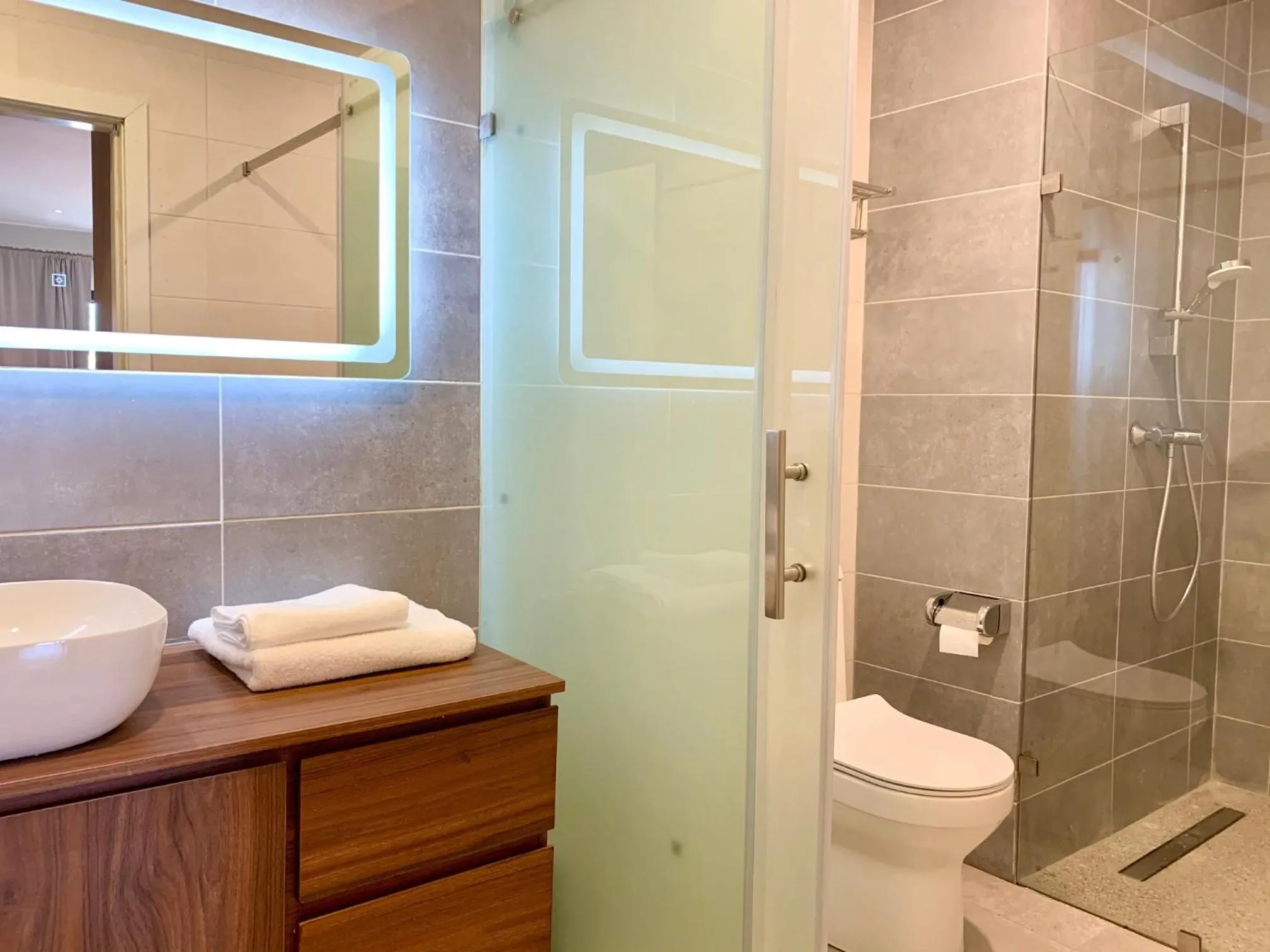 Bathroom in Forest View Apartments