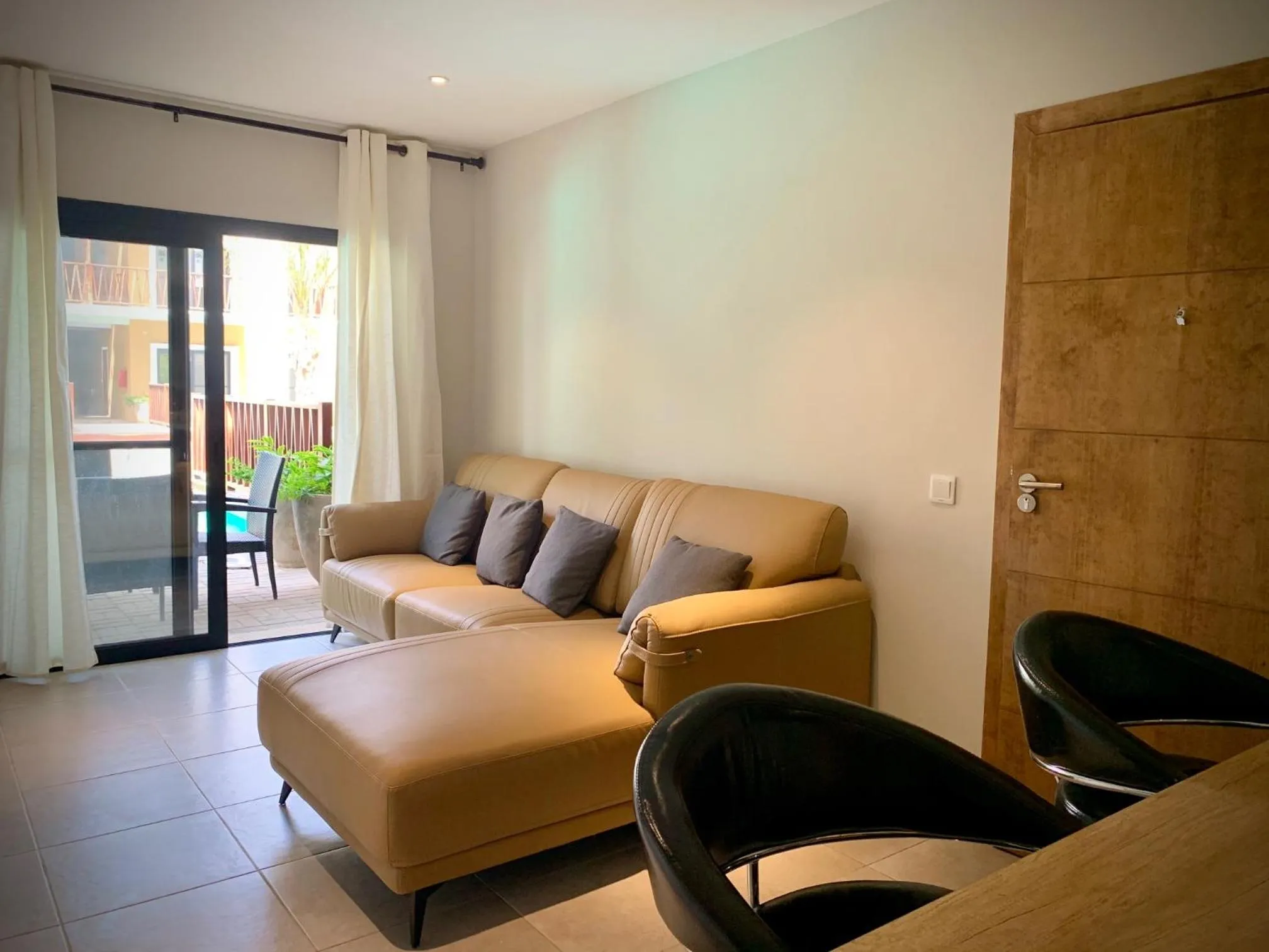 Living room in Forest View Apartments