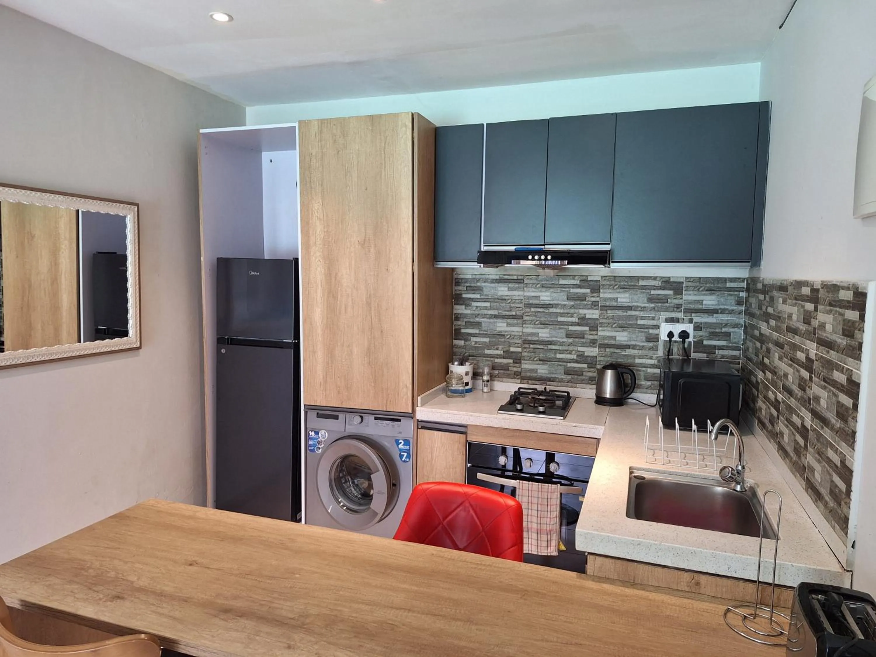 Kitchen or kitchenette in Forest View Apartments