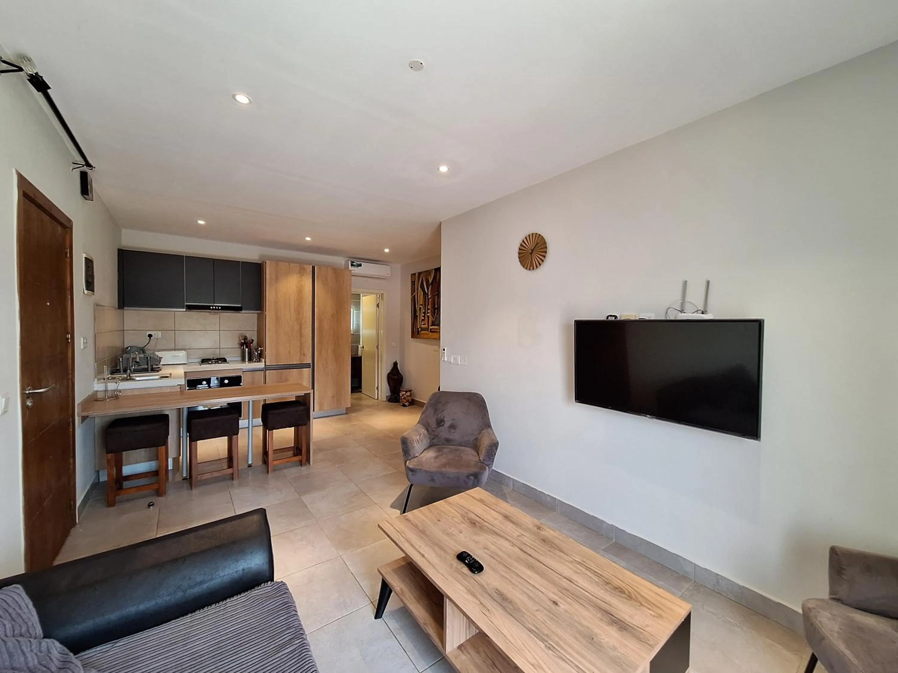 TV and multimedia in Forest View Apartments