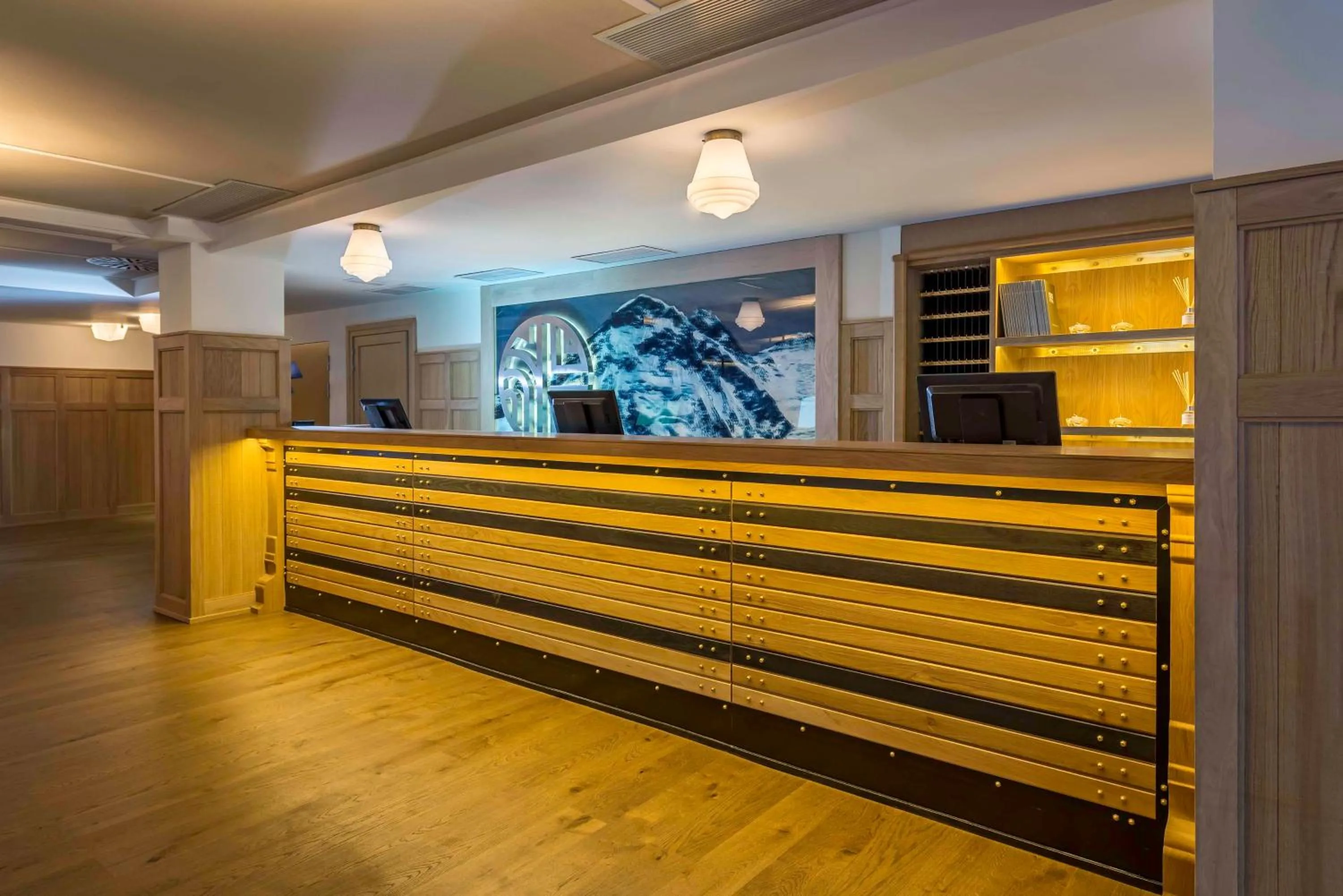 Lobby or reception in NH Collection Madrid Suecia