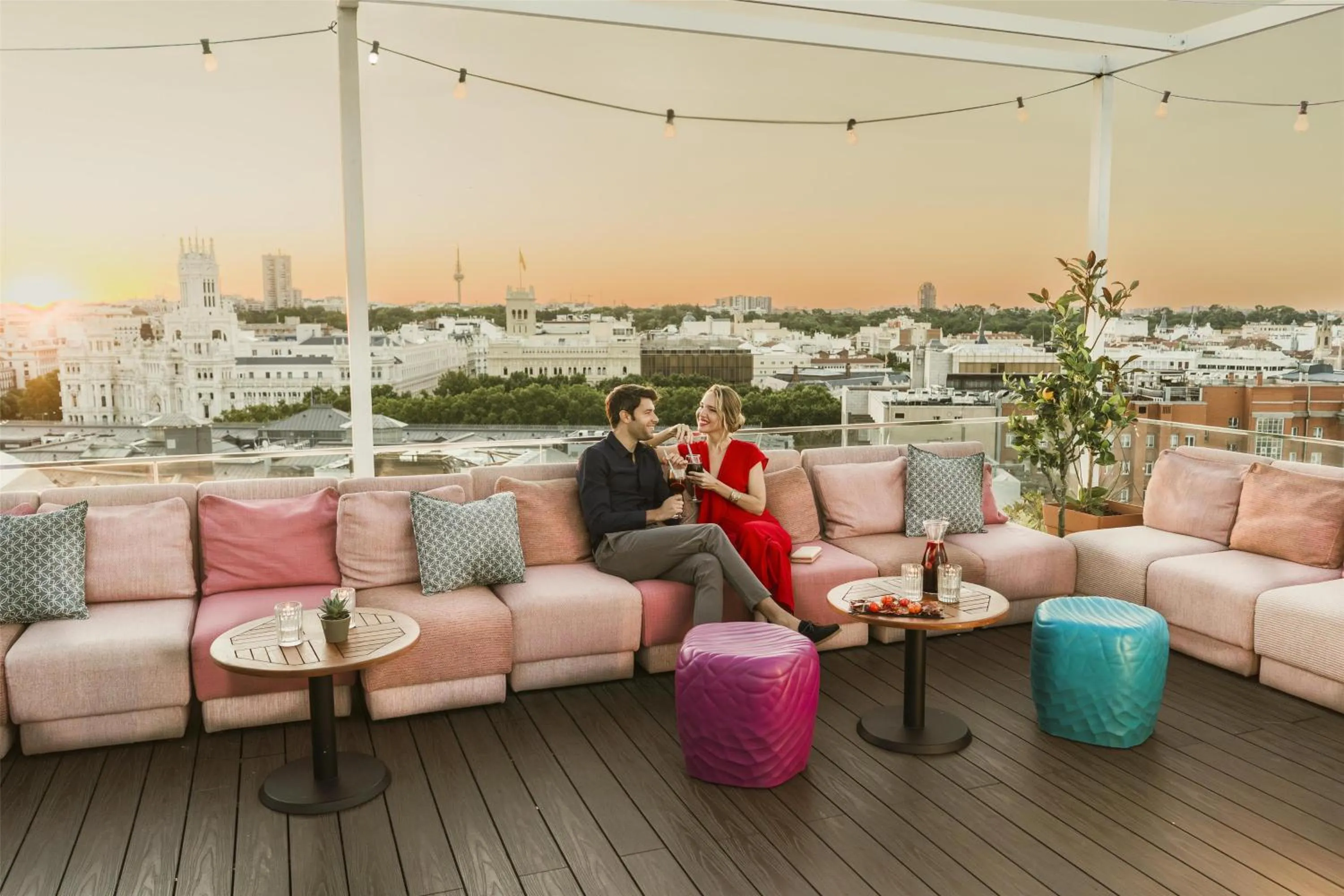 Lounge or bar in NH Collection Madrid Suecia