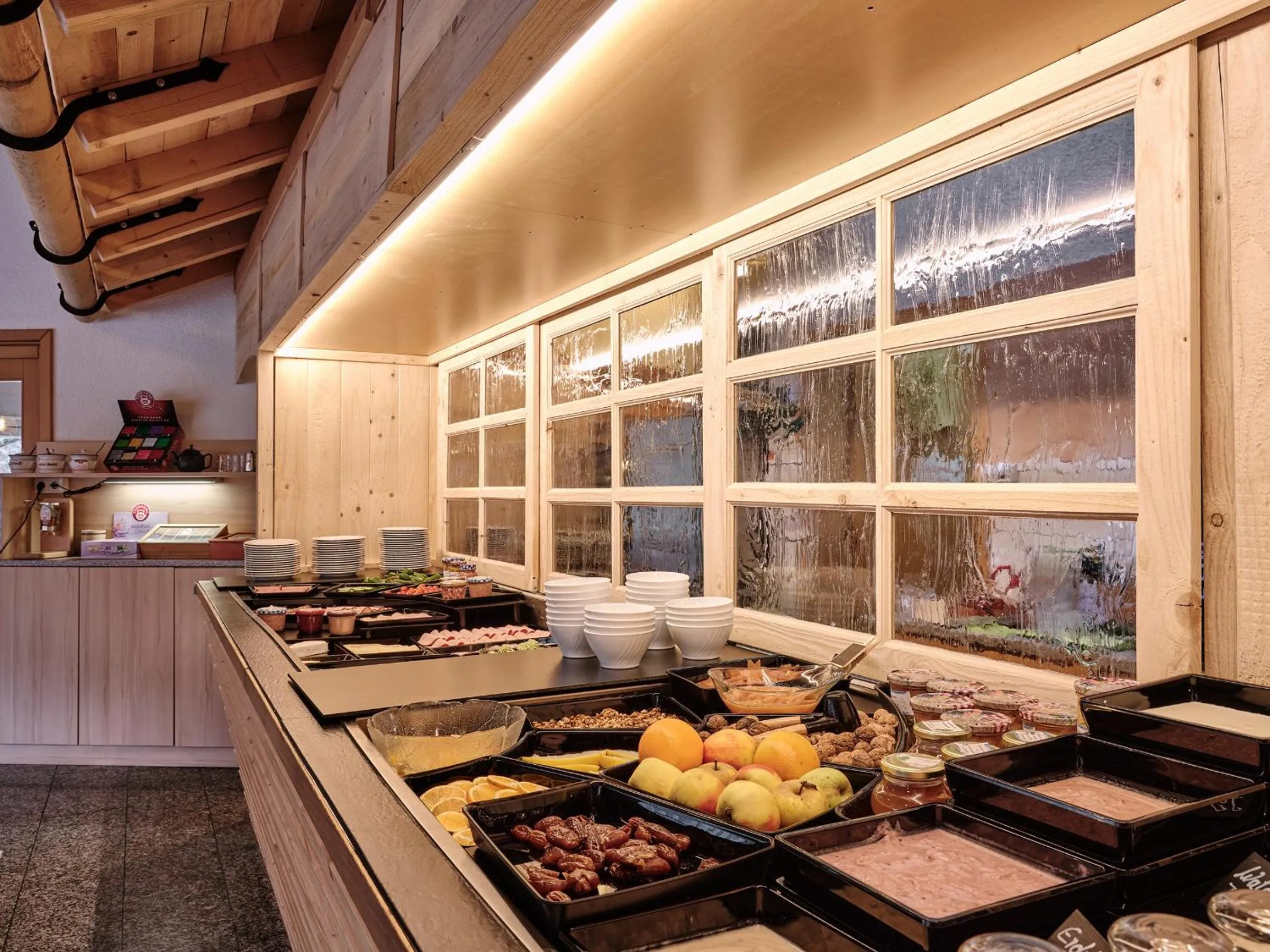 Restaurant/places to eat in TIPTOP Hotel am Hochrhein