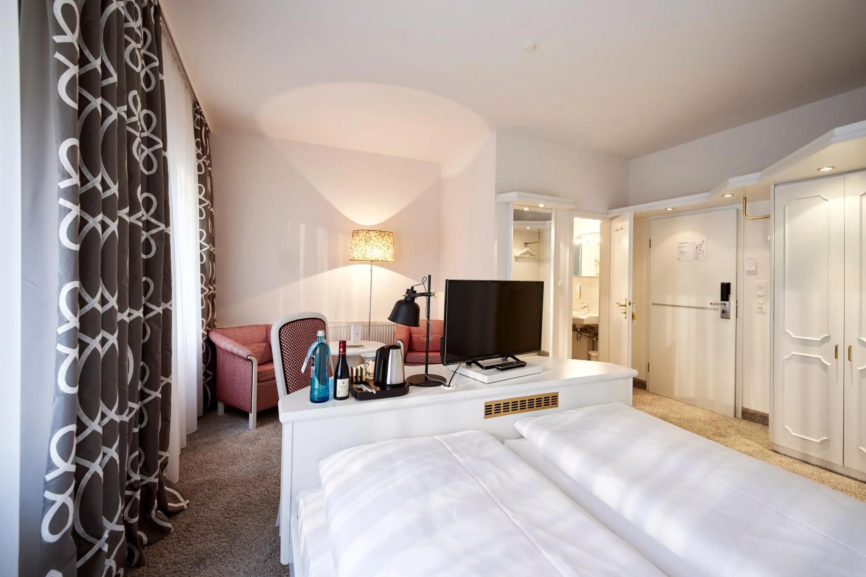 Photo of the whole room, Bed in Ringhotel Gardels