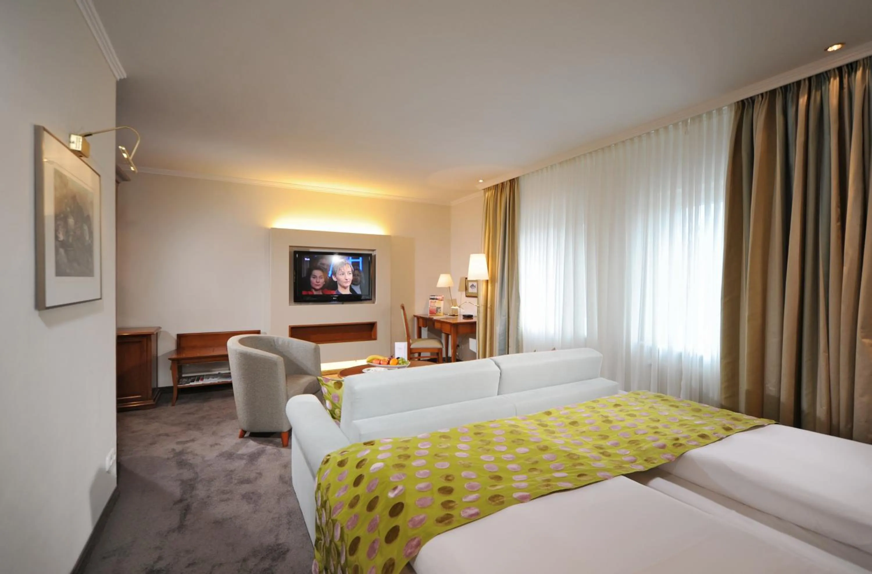TV and multimedia, Bed in Ringhotel Gardels