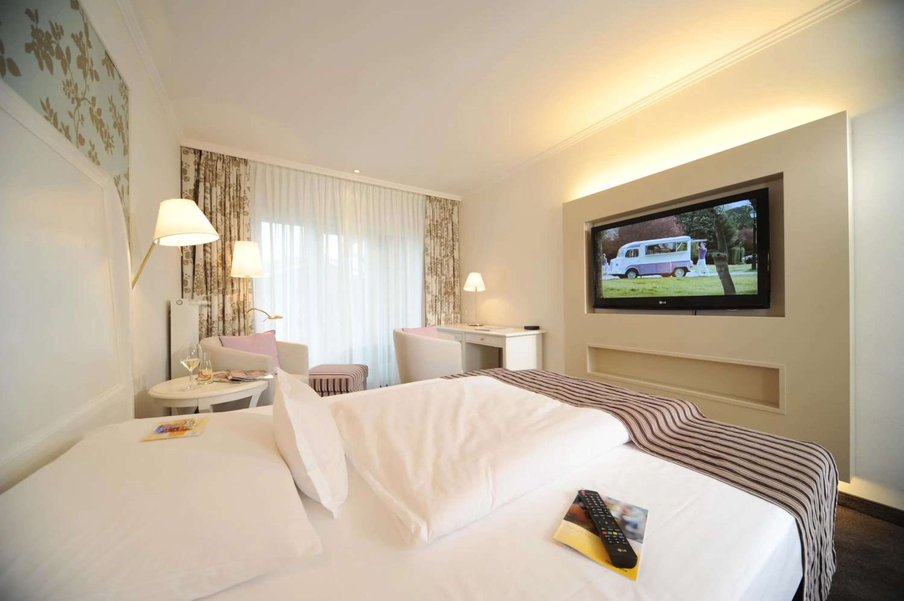 TV and multimedia, Bed in Ringhotel Gardels