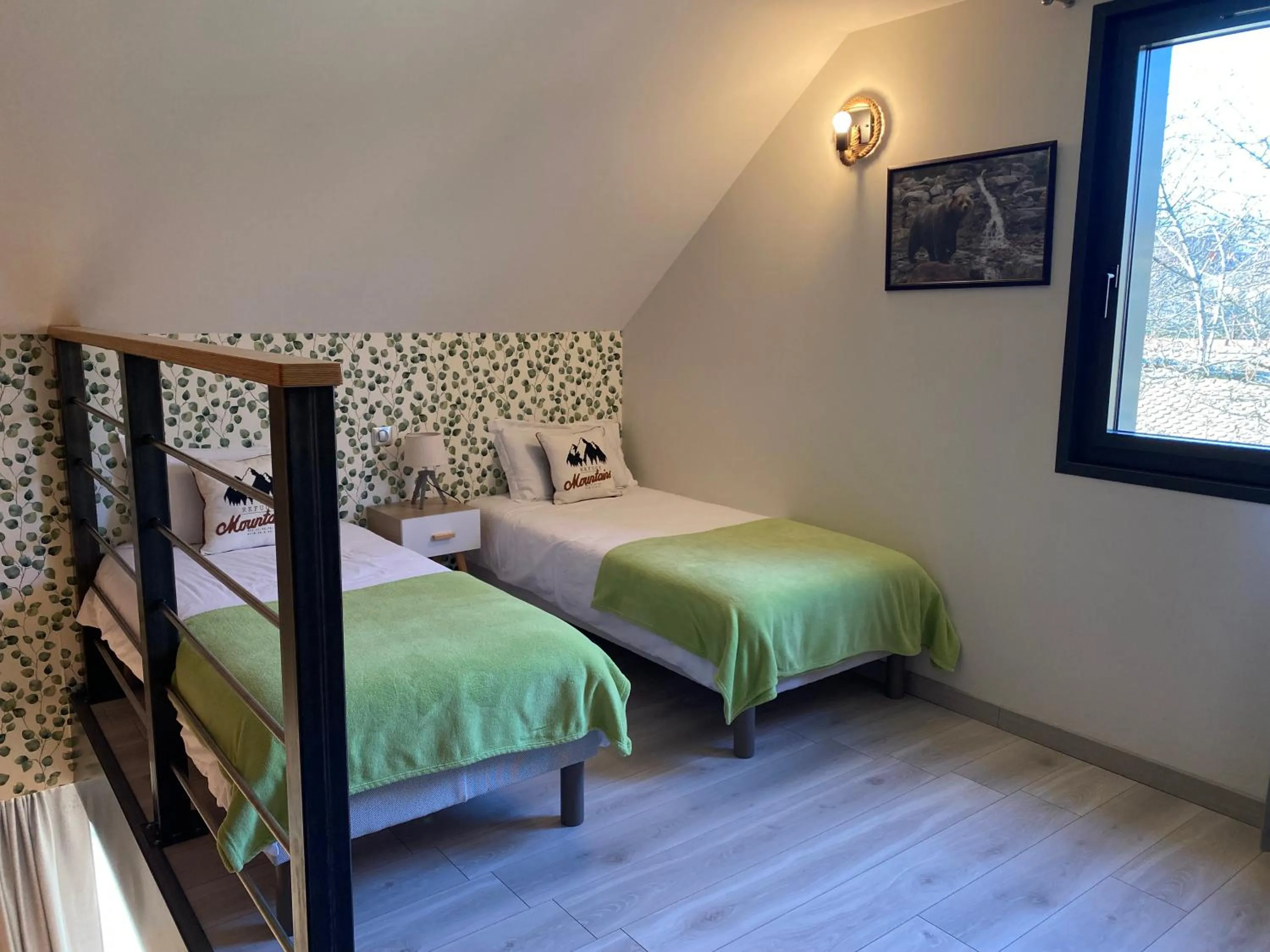 Bedroom, Bed in Au Petit Pressoir