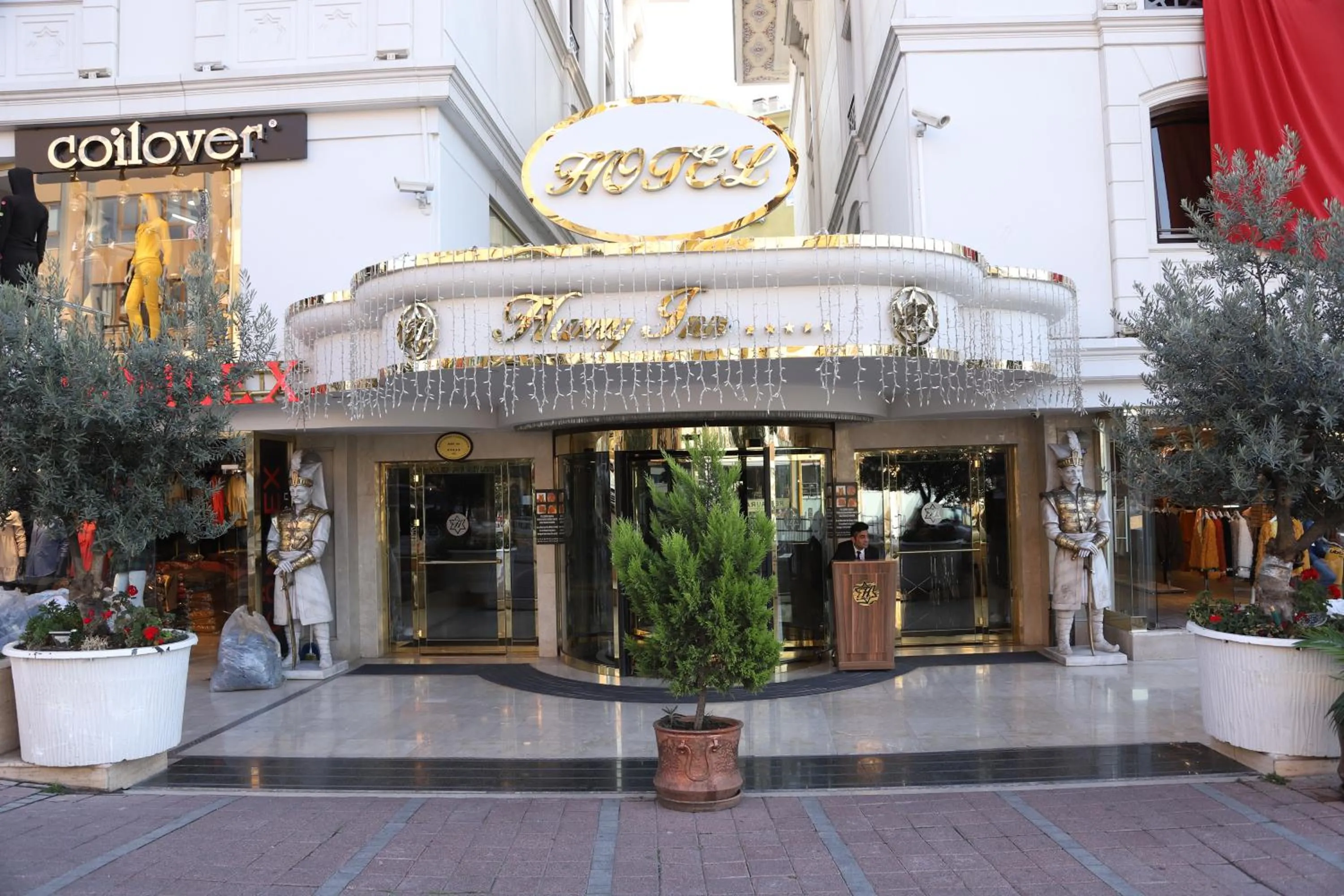 Facade/entrance in Hurry Inn Merter Istanbul