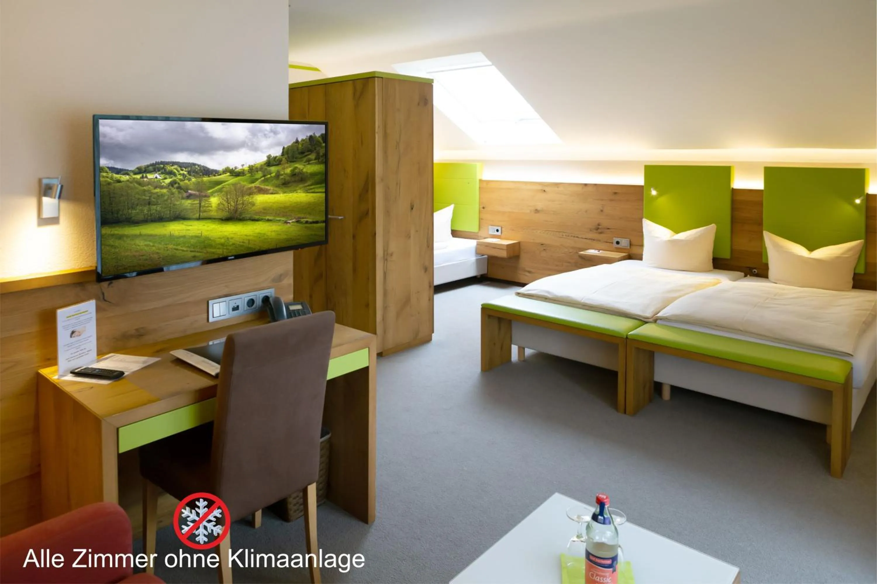 Photo of the whole room, Bed in Hotel-Restaurant Bierhäusle