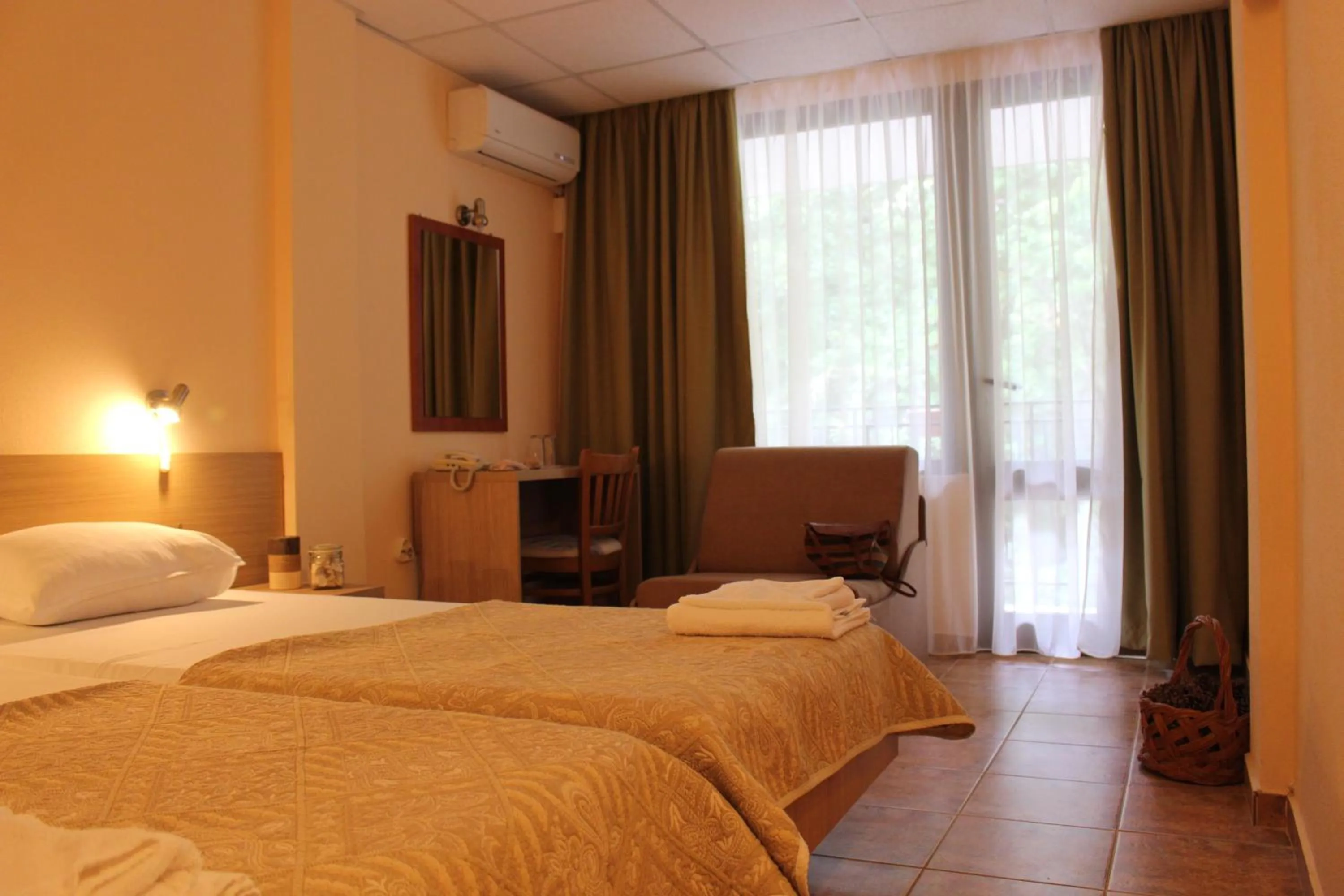 Bed in Park Hotel Briz - All Inclusive & Free Parking