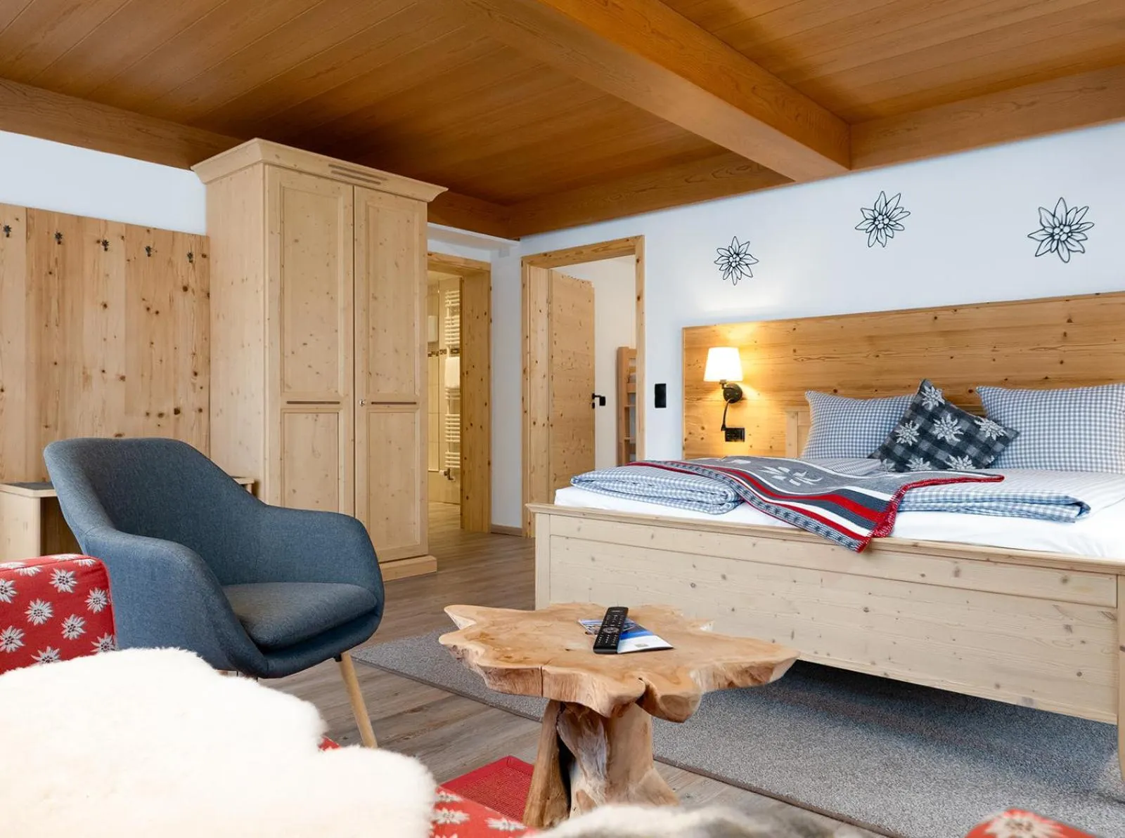 Photo of the whole room, Bed in Hotel-Garni Kalkbrennerhof