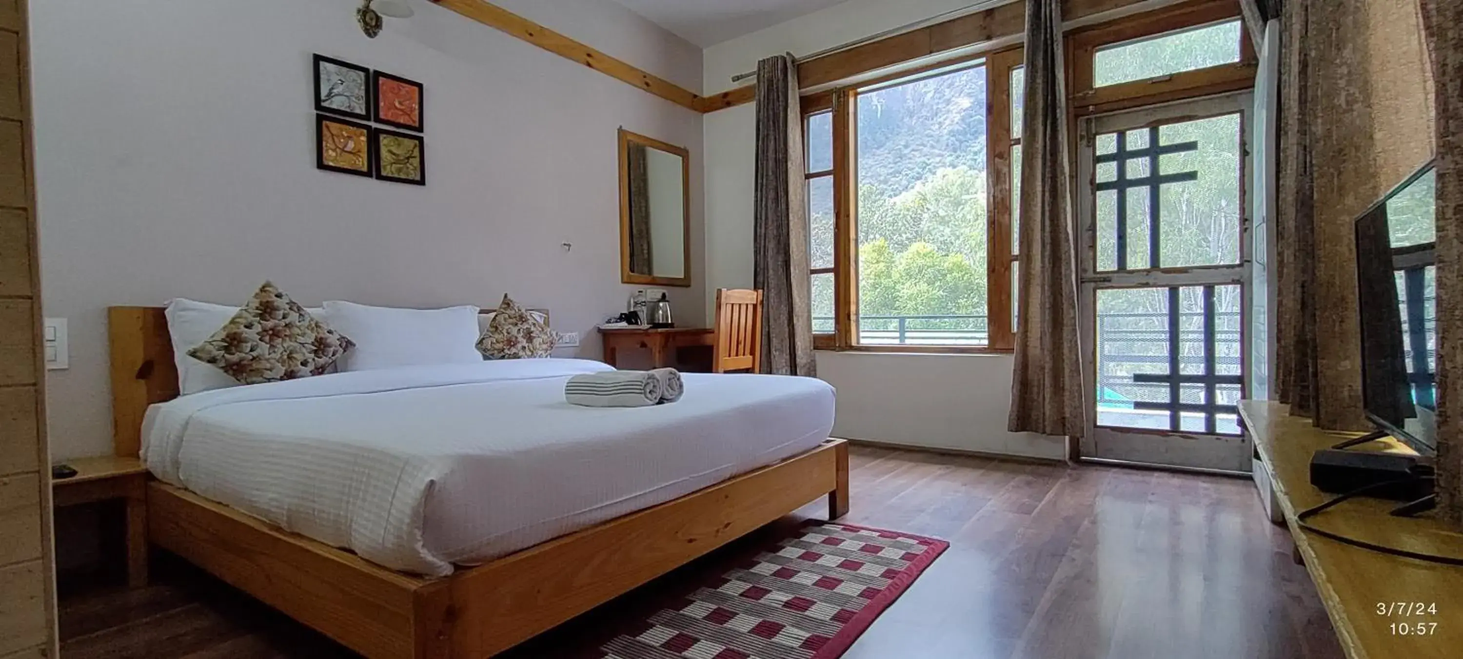 Double Room with Lake View - single occupancy in Tirthan Grand Riverside Double Room with Lake View - single occupancy in Tirthan Grand Riverside