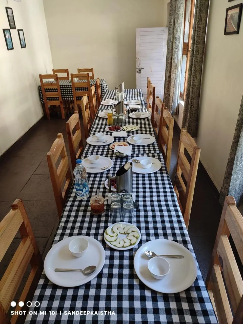 Restaurant/places to eat in Tirthan Grand Riverside