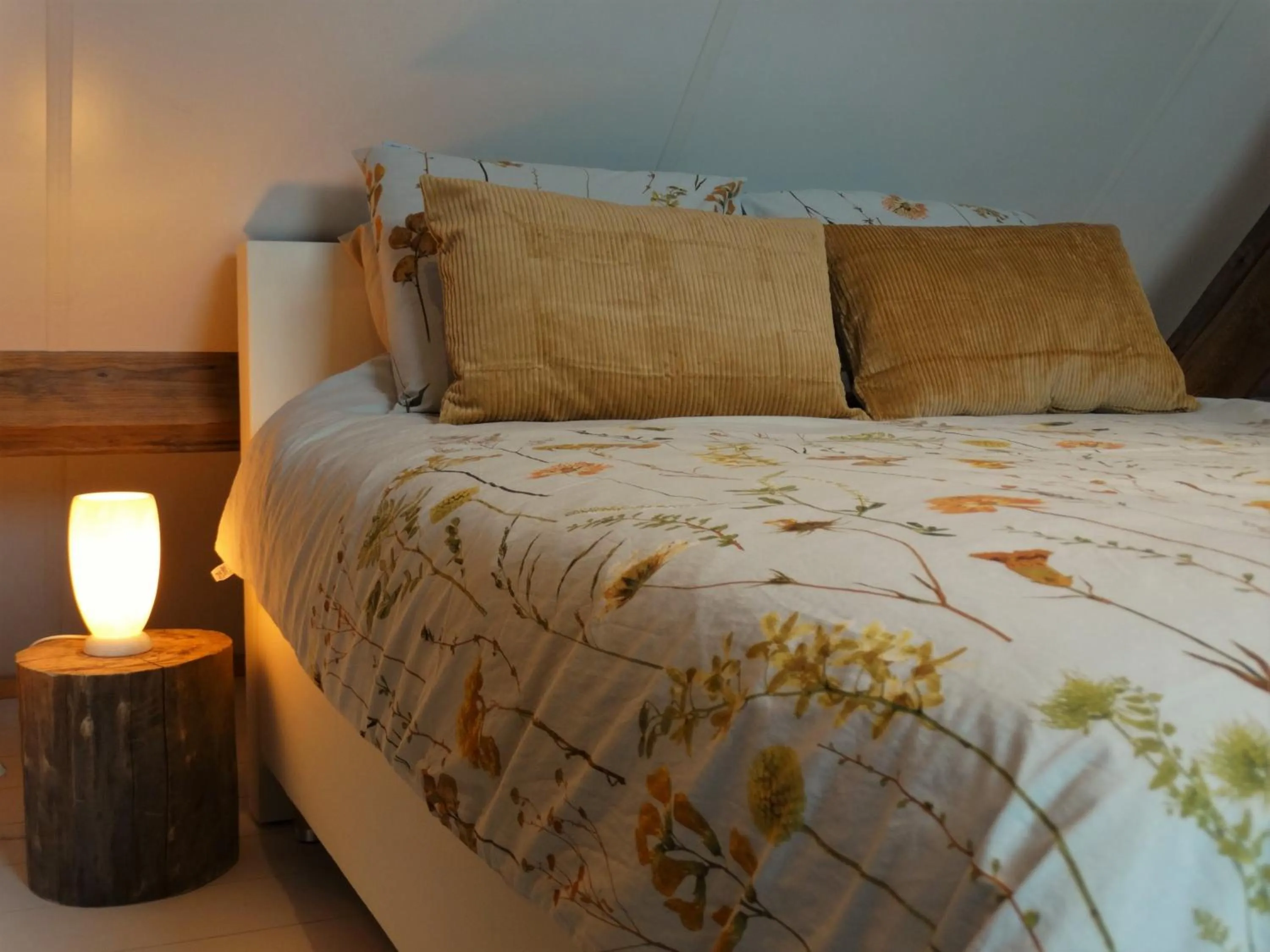 Bed in B & B 'Droom in de polder de Suite met prive sauna