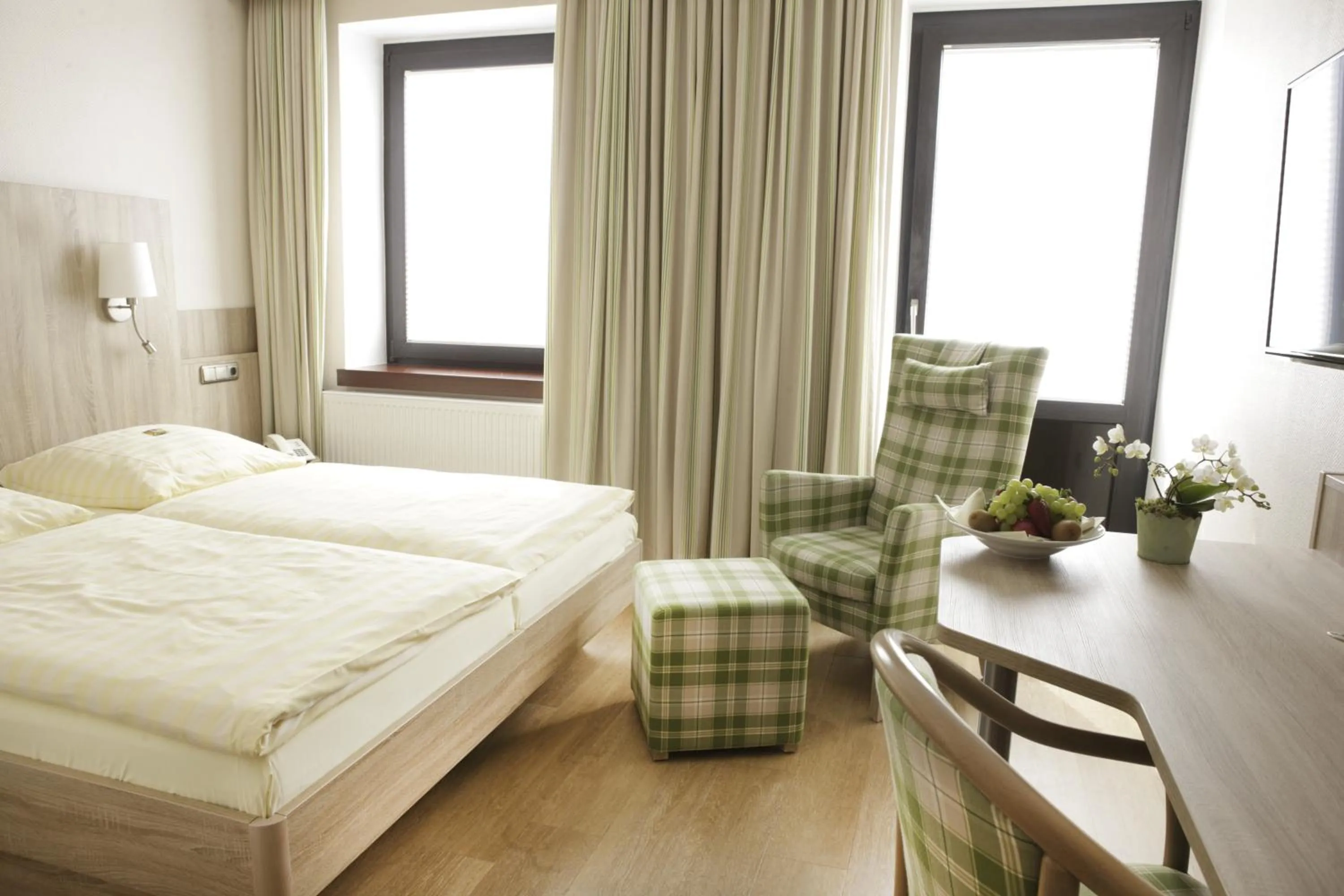 Day, Bed in Hotel Kirchspiels Gasthaus