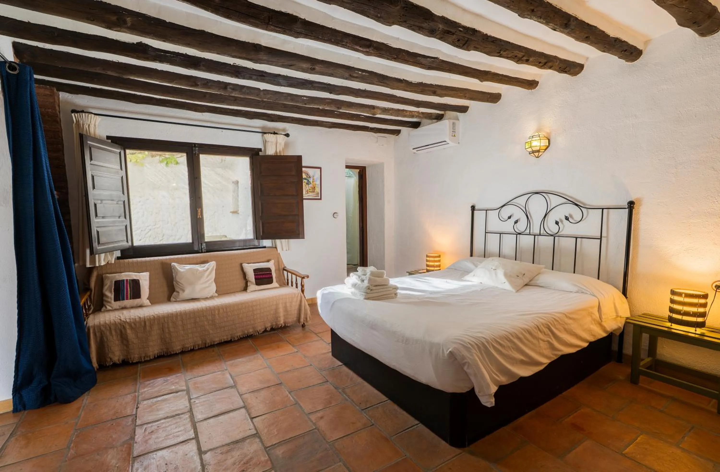 Bedroom, Bed in Hotel Rural Alqueria de los lentos