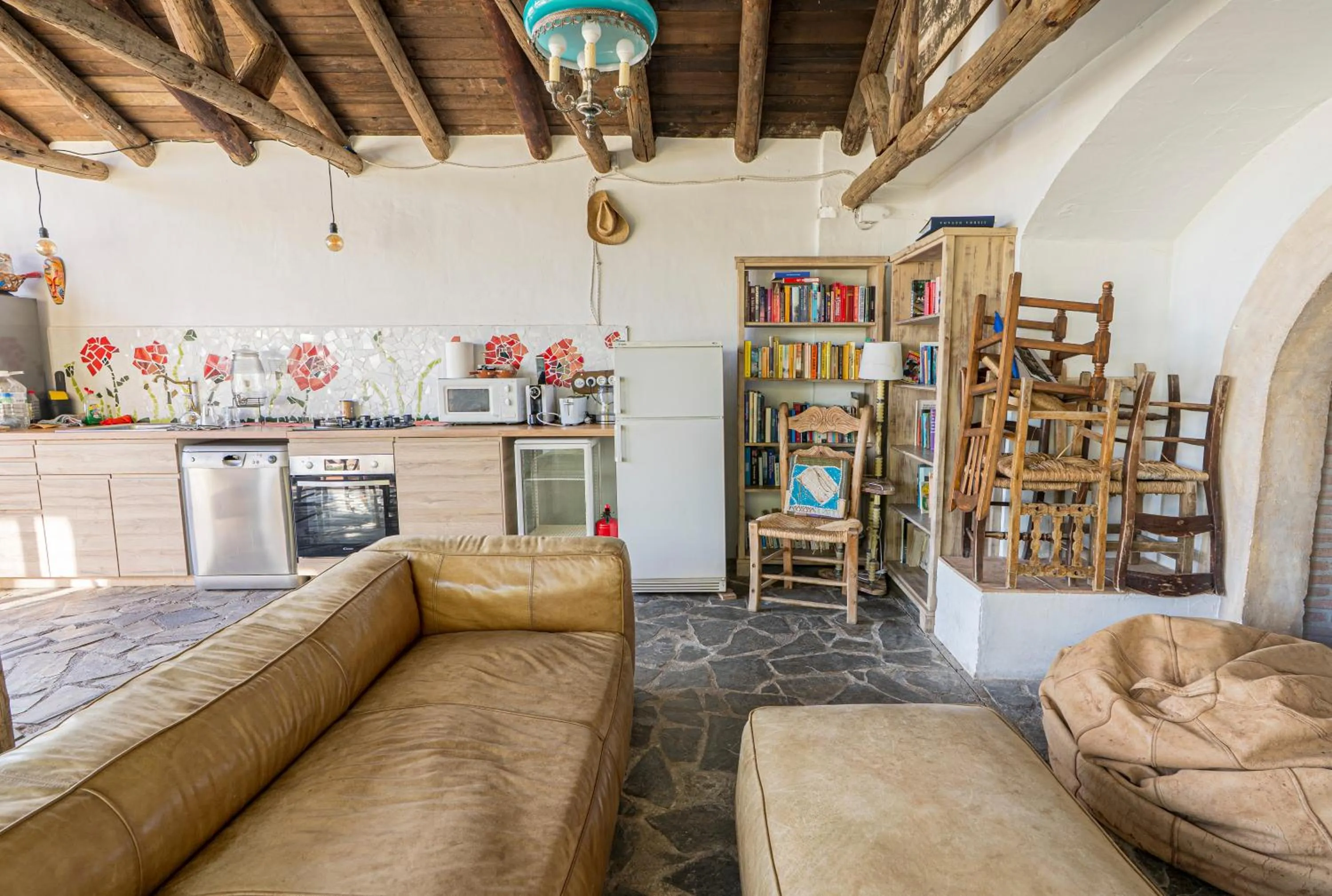 Library in Hotel Rural Alqueria de los lentos