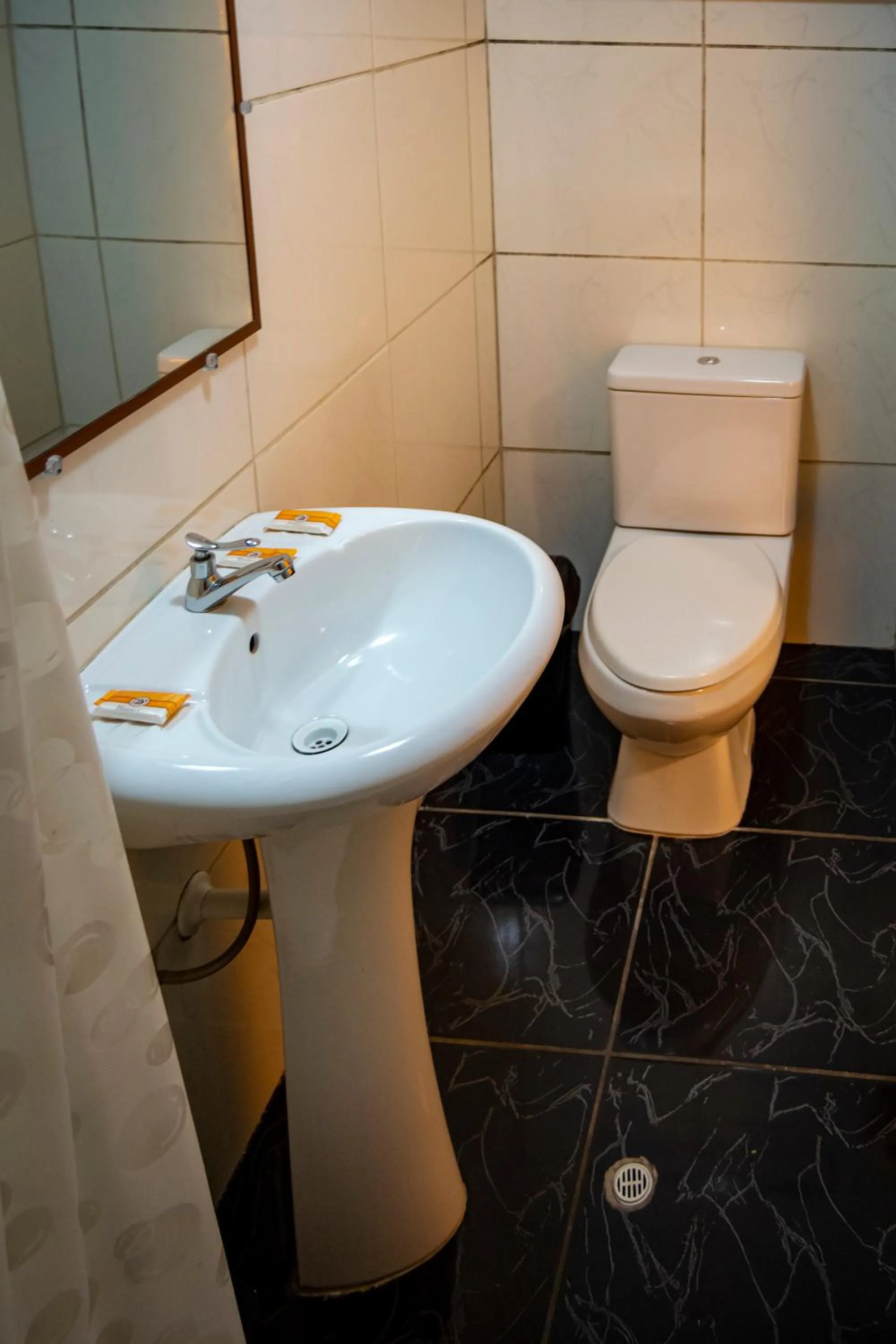 Toilet in Don Feli House