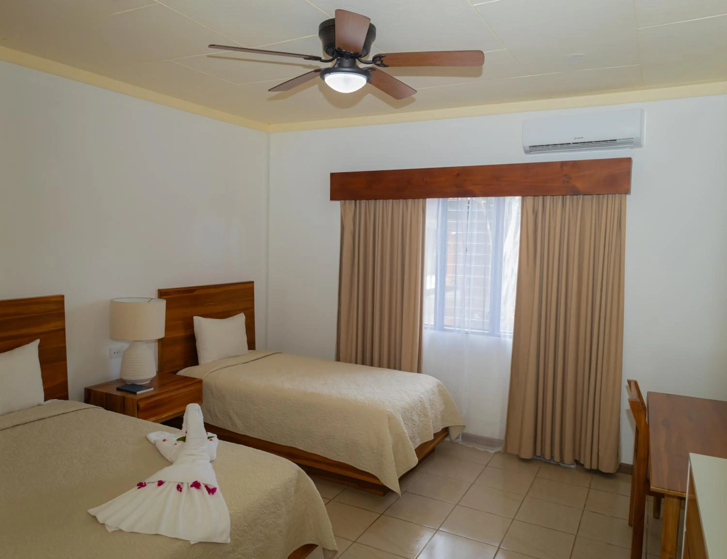 Bed in Hotel Las Espuelas, Bar & Restaurant