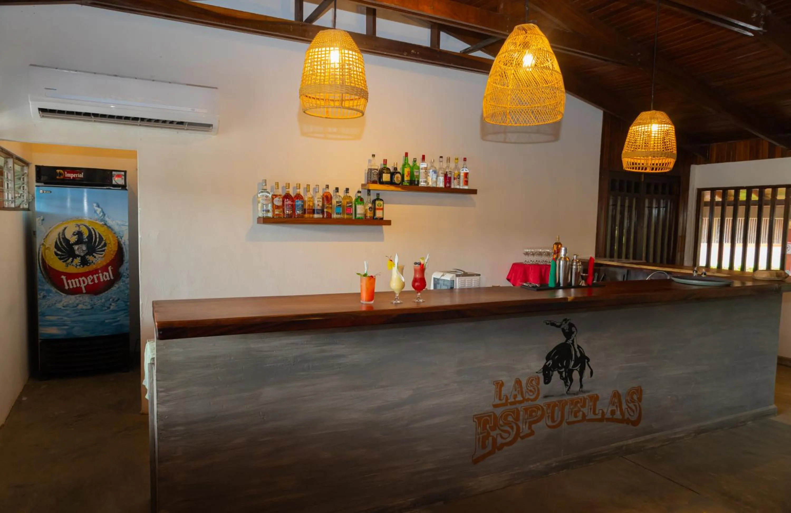 Lounge or bar in Hotel Las Espuelas, Bar & Restaurant