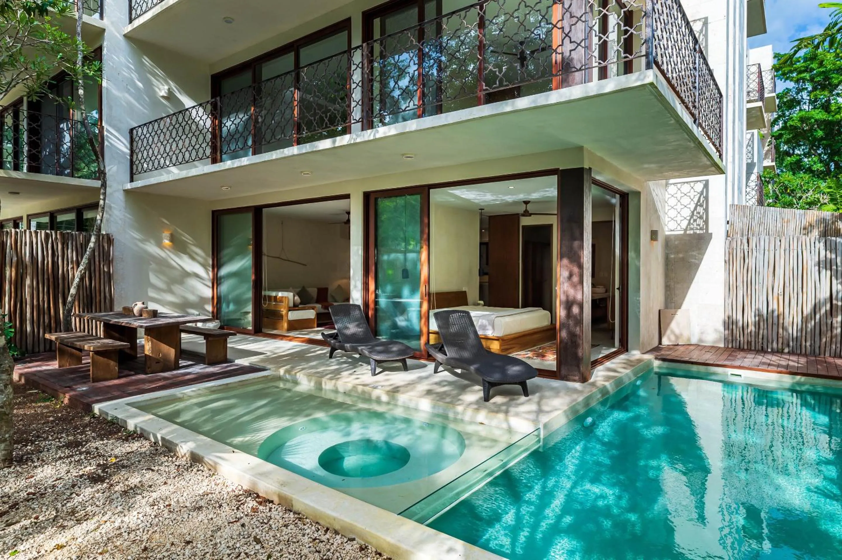 Swimming pool in Casa Wahh