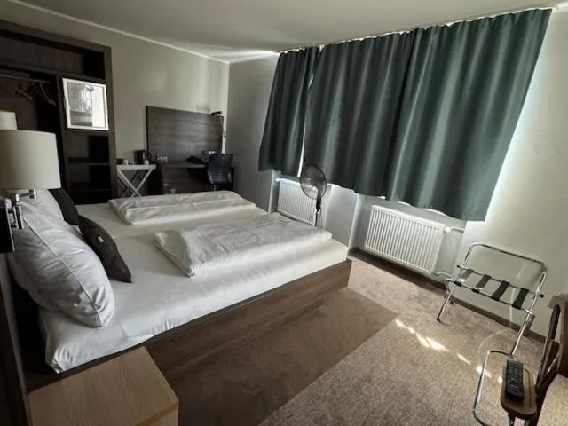 Bedroom, Bed in L'Escala