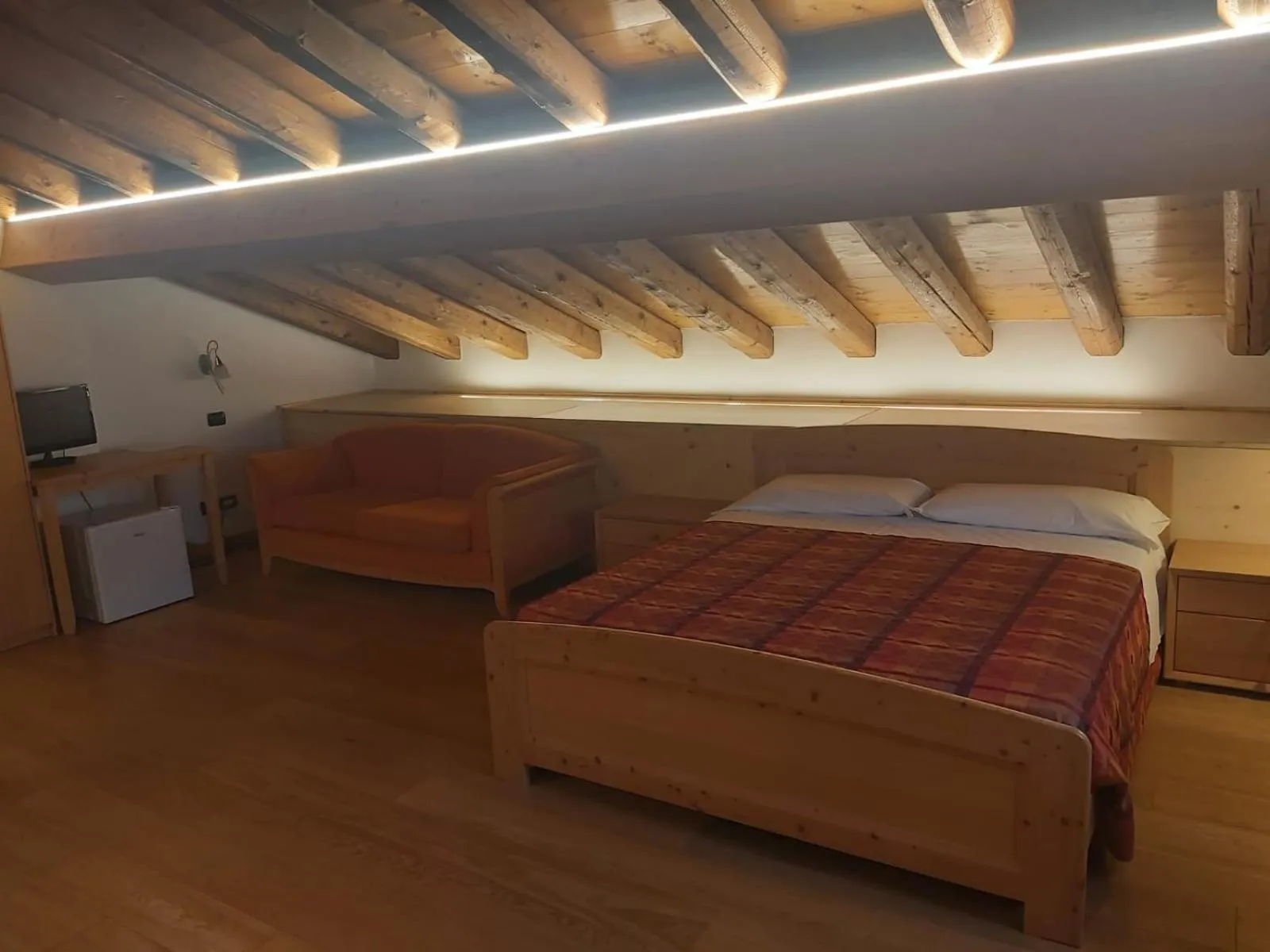 Photo of the whole room, Bed in La Casa Vecchia