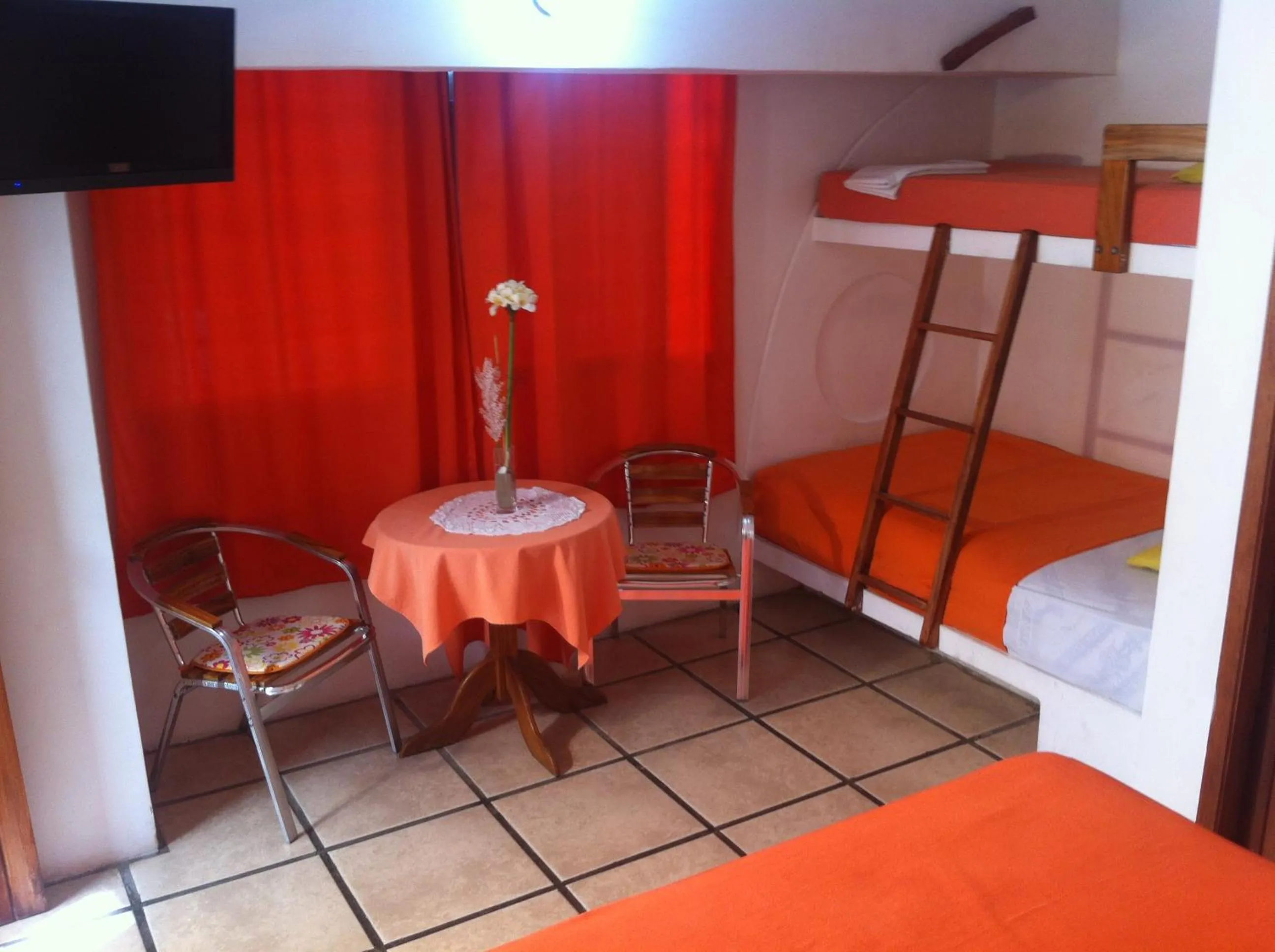 Photo of the whole room in Hotel Cocos