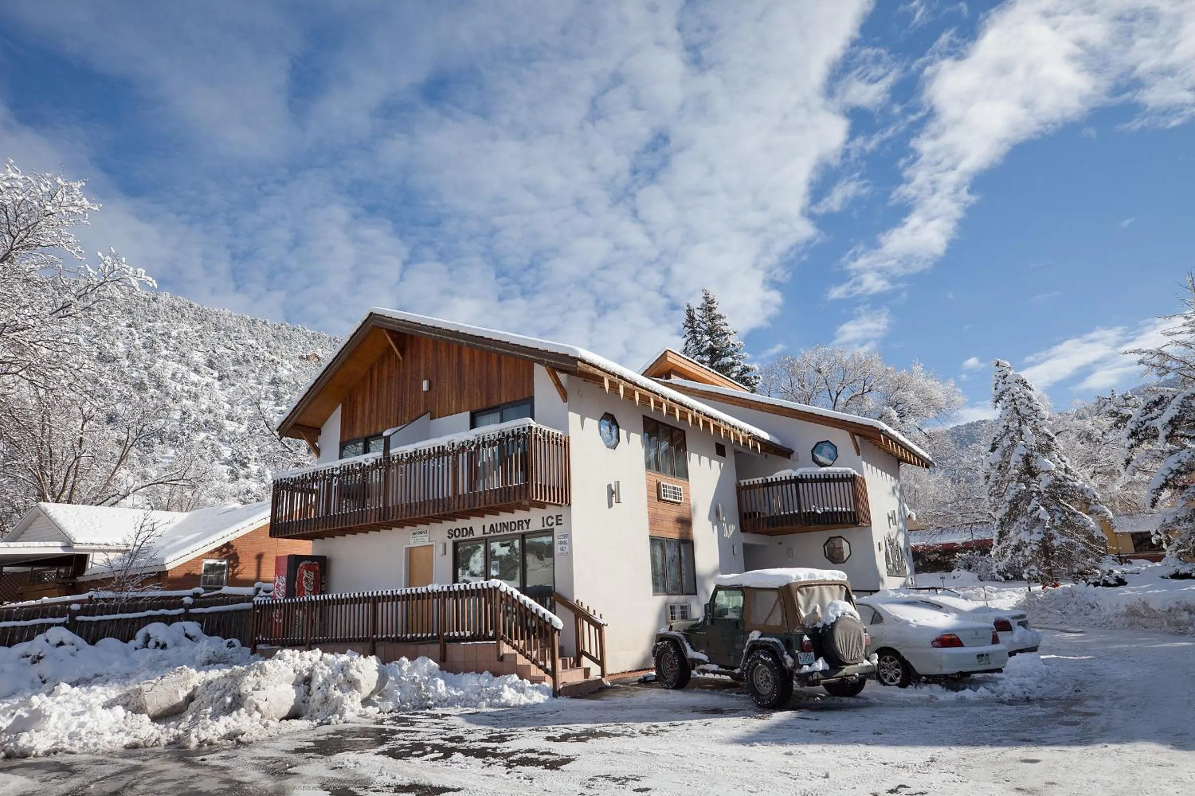 Facade/entrance in Starlight Lodge