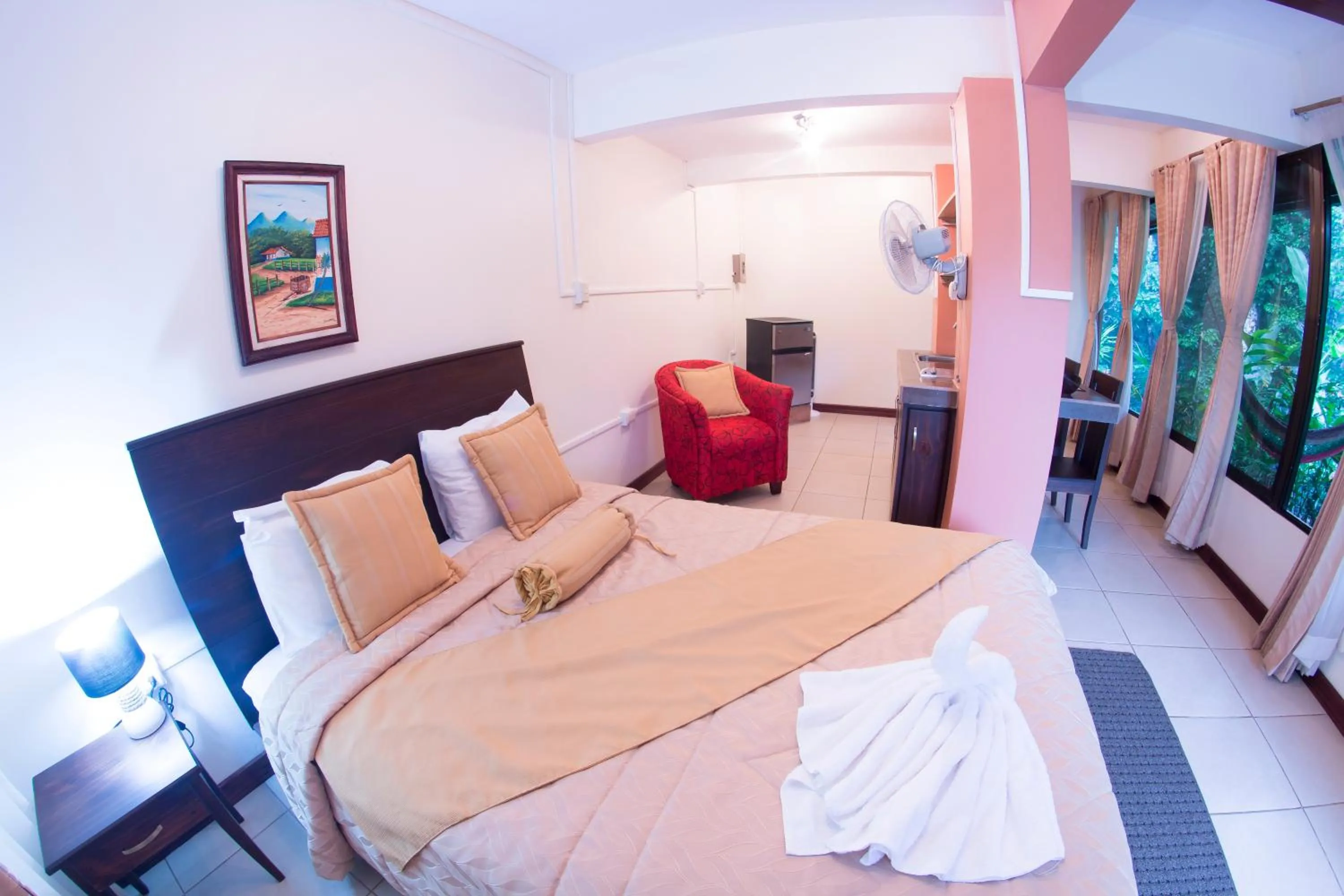 Photo of the whole room, Bed in Hotel San Rafael Ecolodge