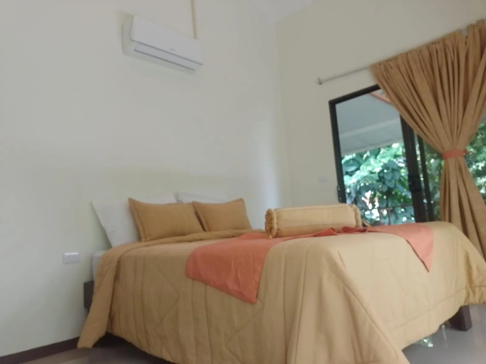 Bed in Hotel San Rafael Ecolodge