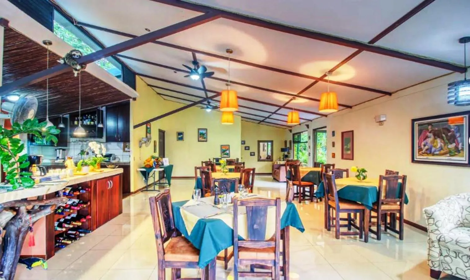 Restaurant/places to eat in Hotel San Rafael Ecolodge