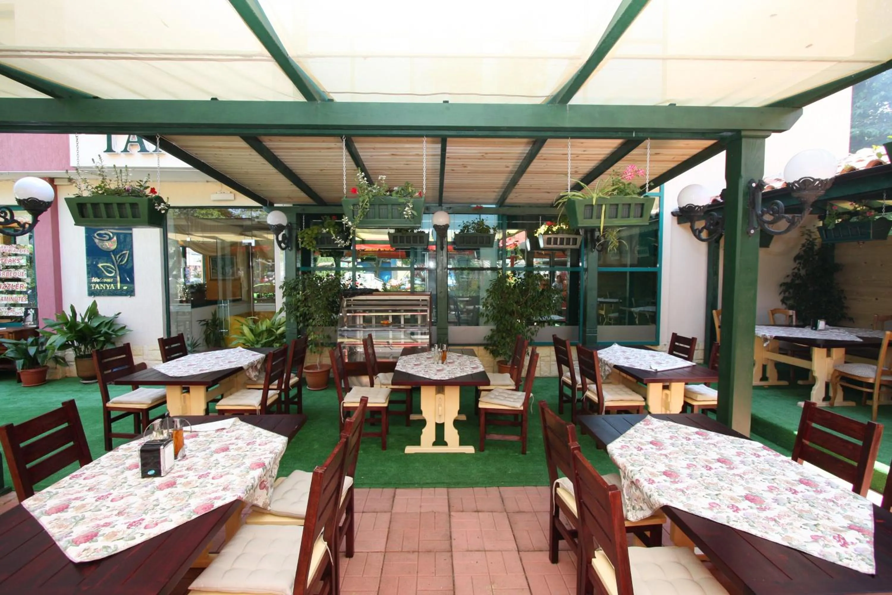 Restaurant/places to eat in Tanya Hotel