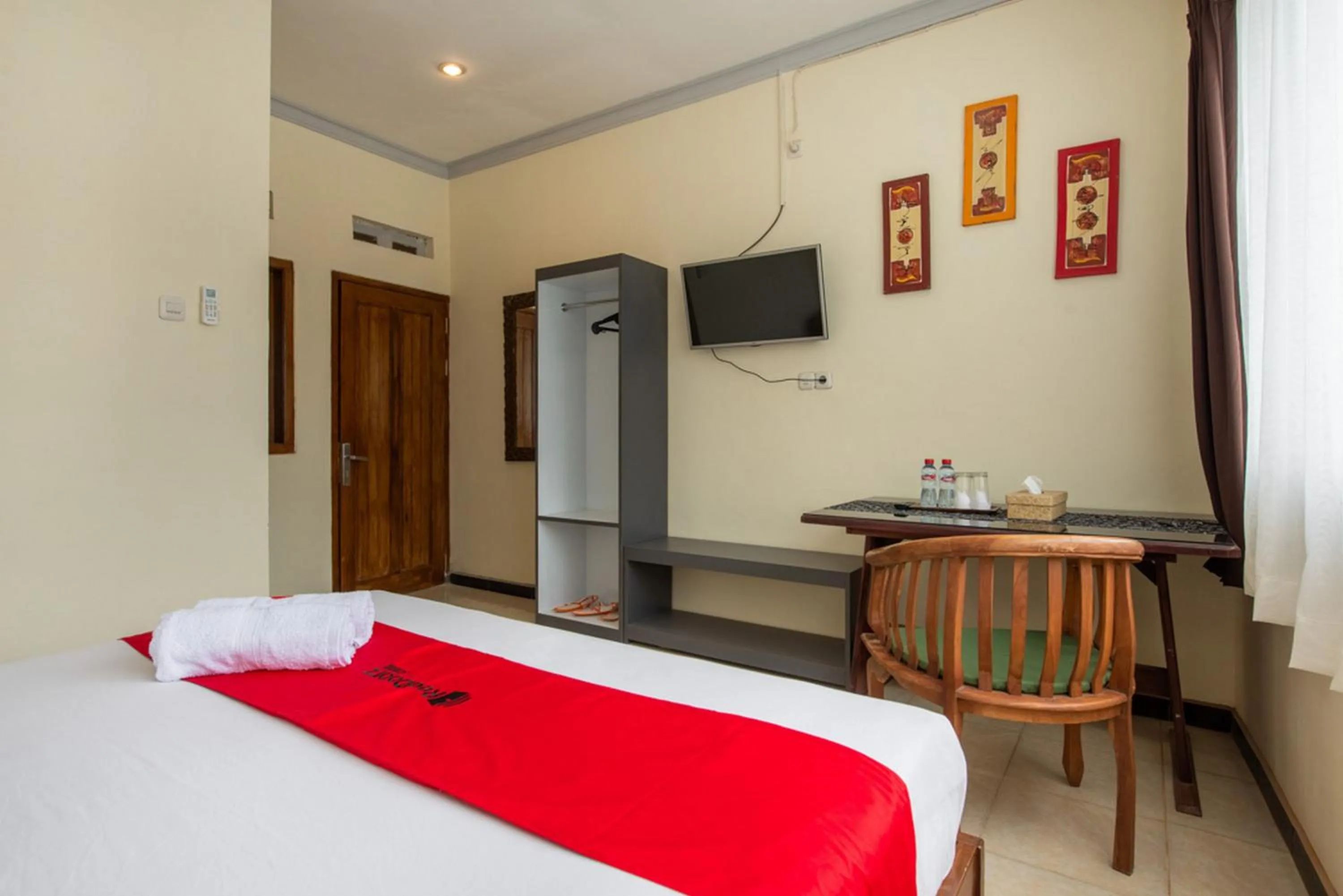 Bed in RedDoorz Plus near Balai Kota Batu 2